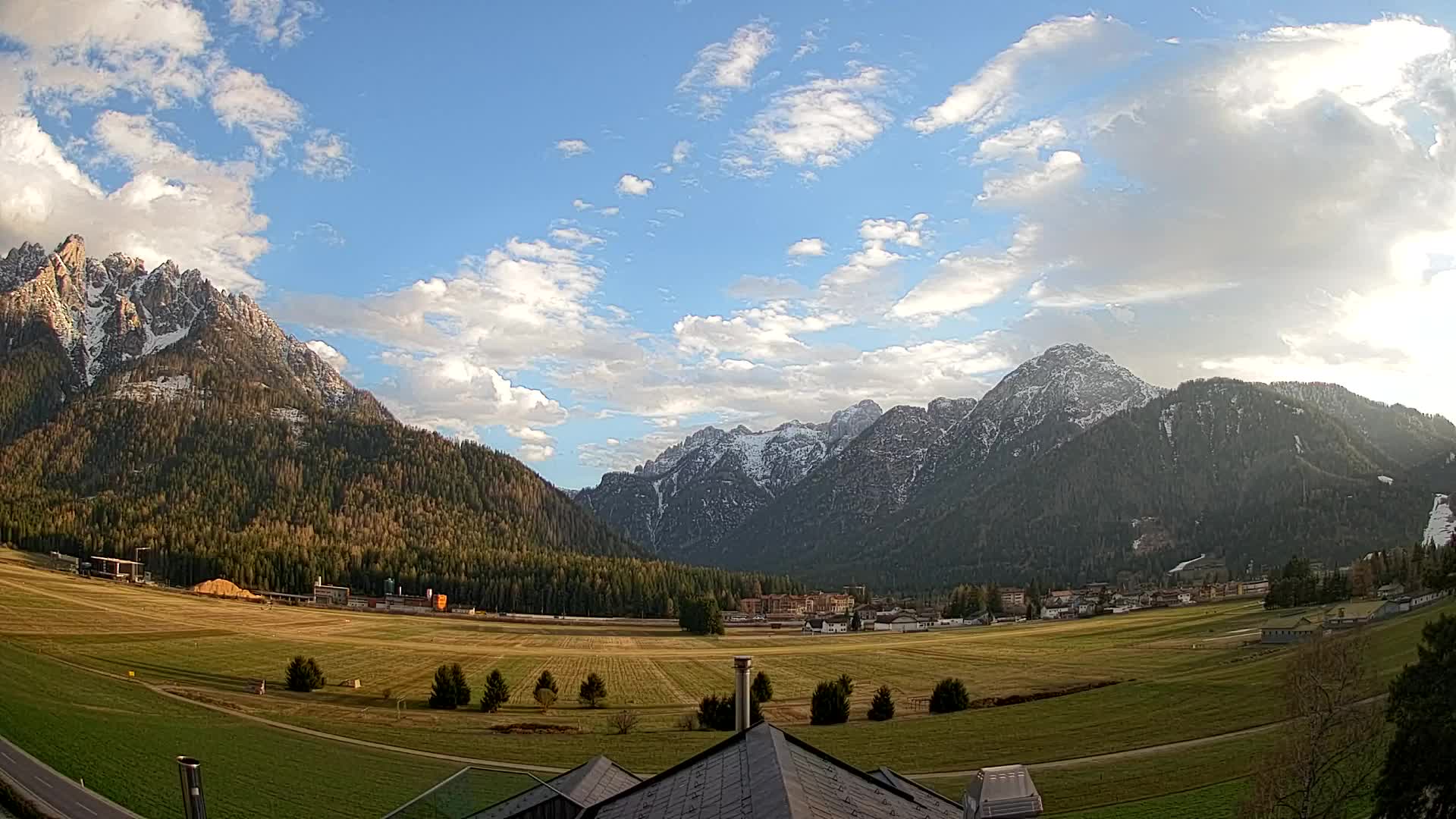 Webcam Toblach Dolomites – View from Hotel Rosengarten