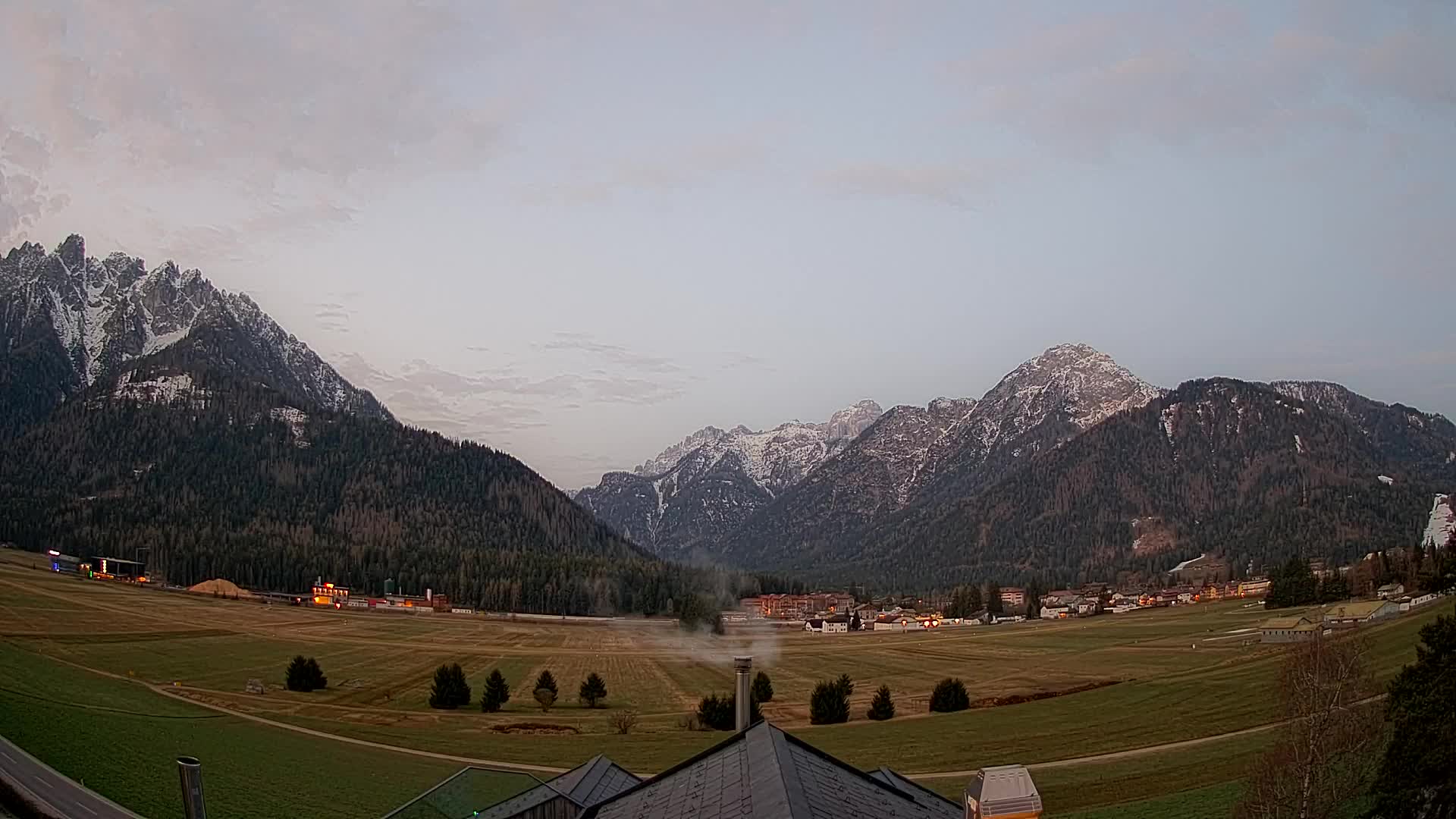 Web kamera Toblach Dolomiti – Pogled s Hotela Rosengarten
