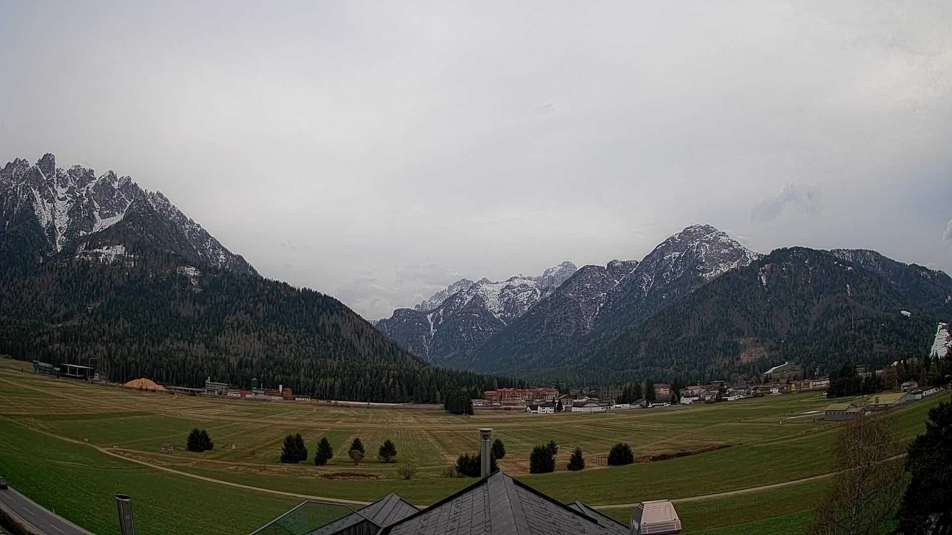 Web kamera Toblach Dolomiti – Pogled s Hotela Rosengarten