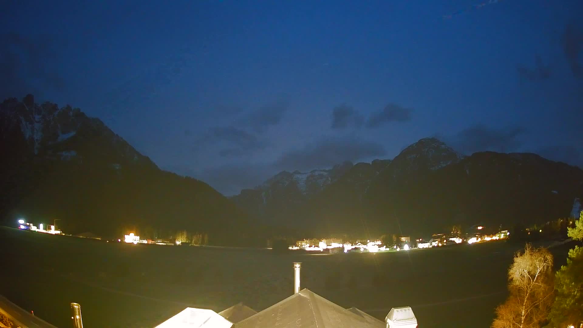 Web kamera Toblach Dolomiti – Pogled s Hotela Rosengarten