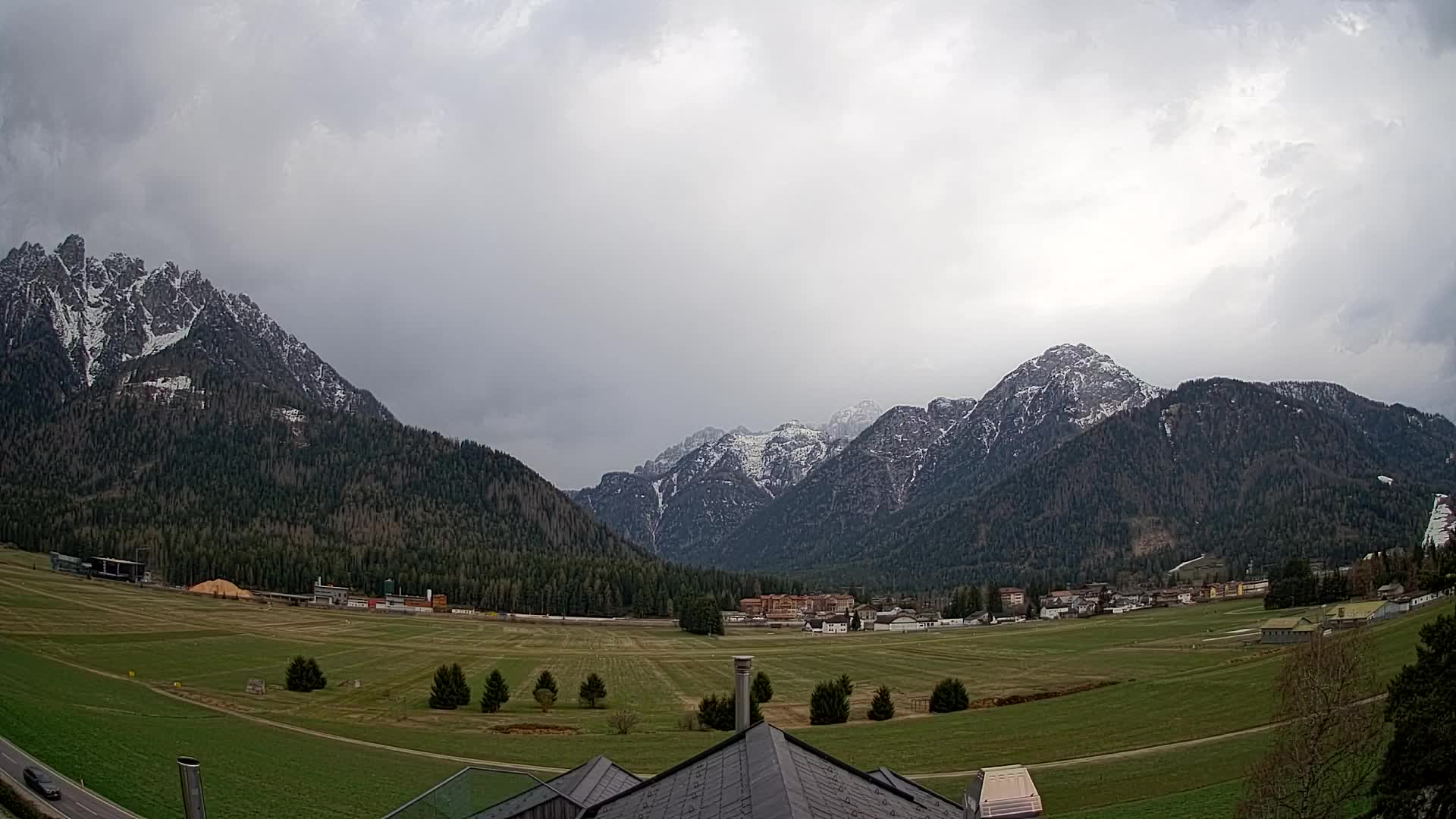 Spletna kamera Toblach Dolomiti – Pogled iz hotela Rosengarten