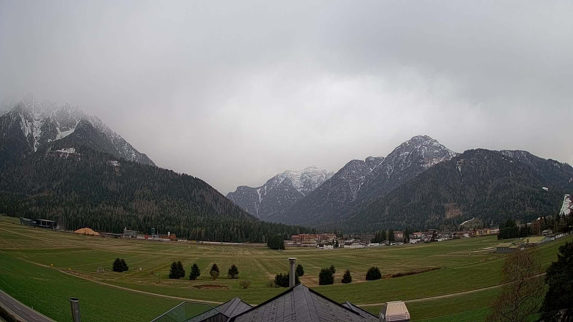 Web kamera Toblach Dolomiti – Pogled s Hotela Rosengarten