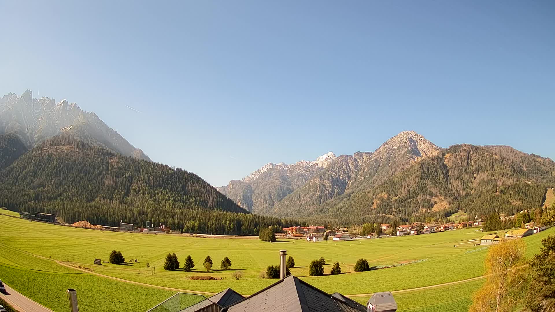 Spletna kamera Toblach Dolomiti – Pogled iz hotela Rosengarten