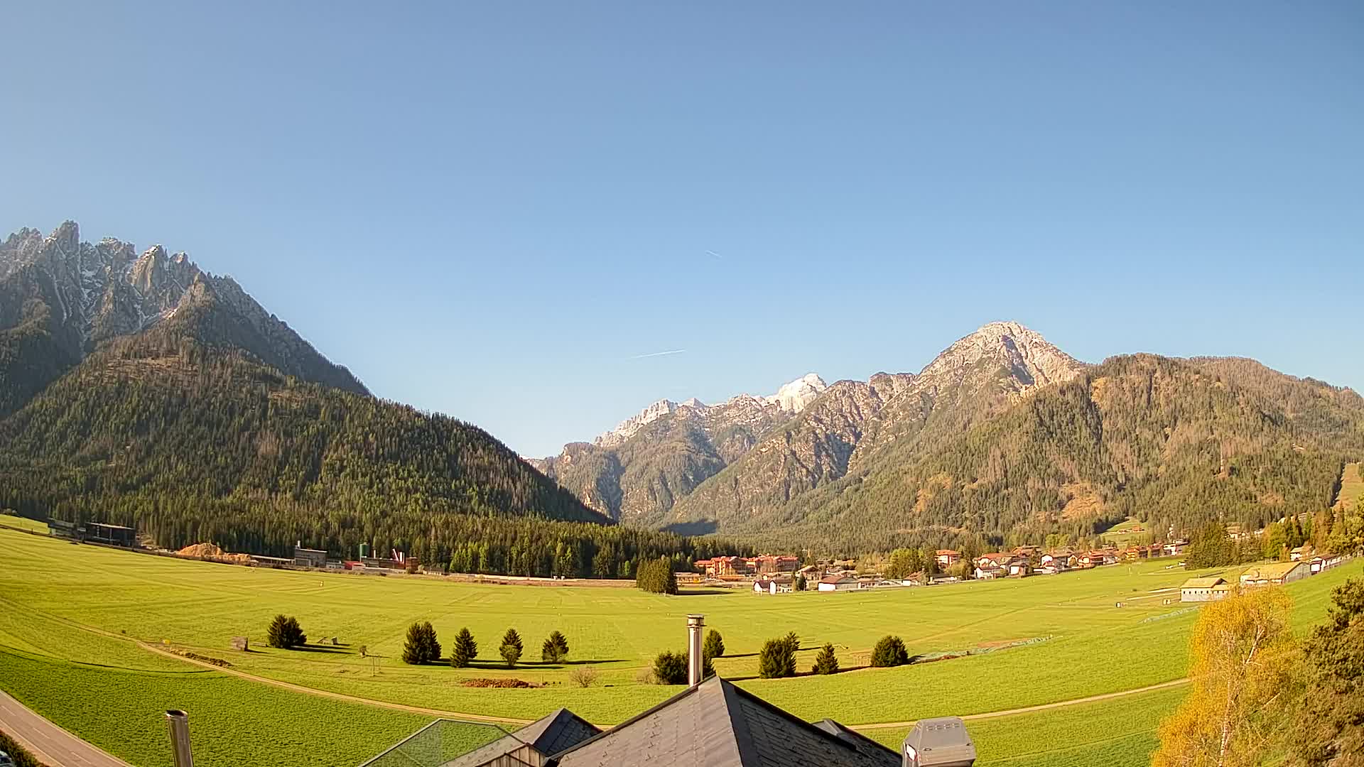 Spletna kamera Toblach Dolomiti – Pogled iz hotela Rosengarten
