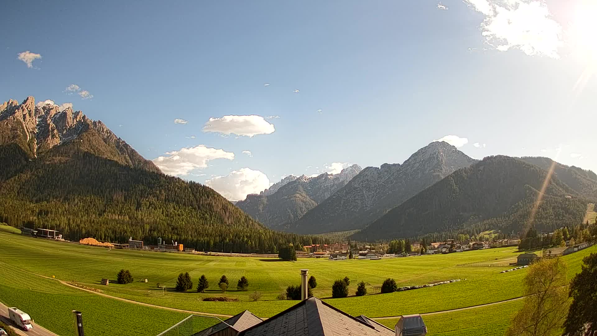 Spletna kamera Toblach Dolomiti – Pogled iz hotela Rosengarten