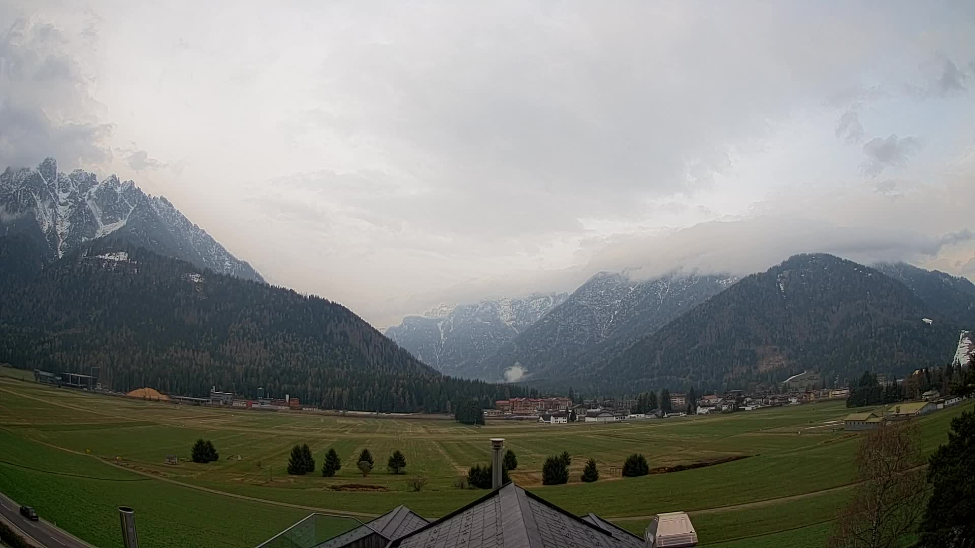 Spletna kamera Toblach Dolomiti – Pogled iz hotela Rosengarten