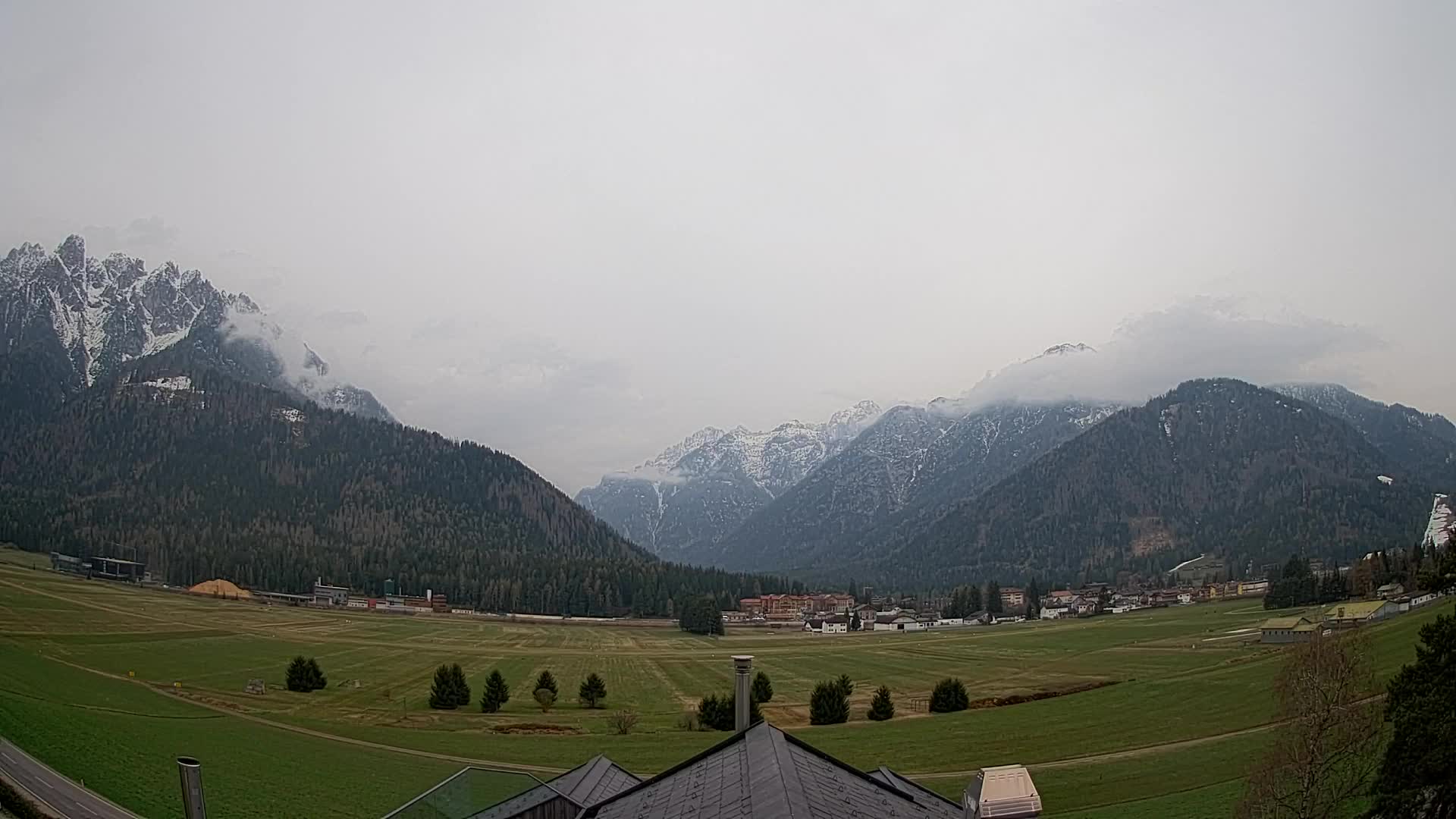 Web kamera Toblach Dolomiti – Pogled s Hotela Rosengarten