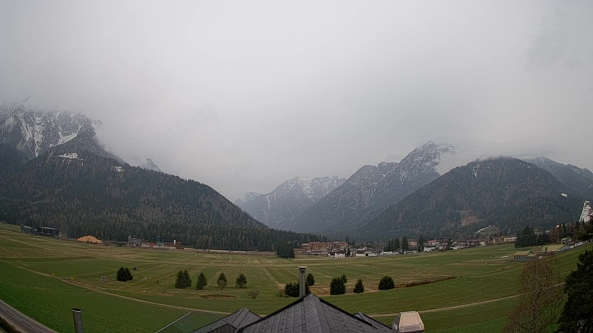 Webcam Toblach Dolomites – View from Hotel Rosengarten
