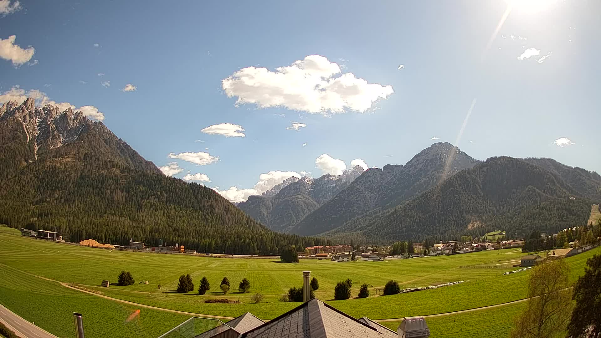 Web kamera Toblach Dolomiti – Pogled s Hotela Rosengarten