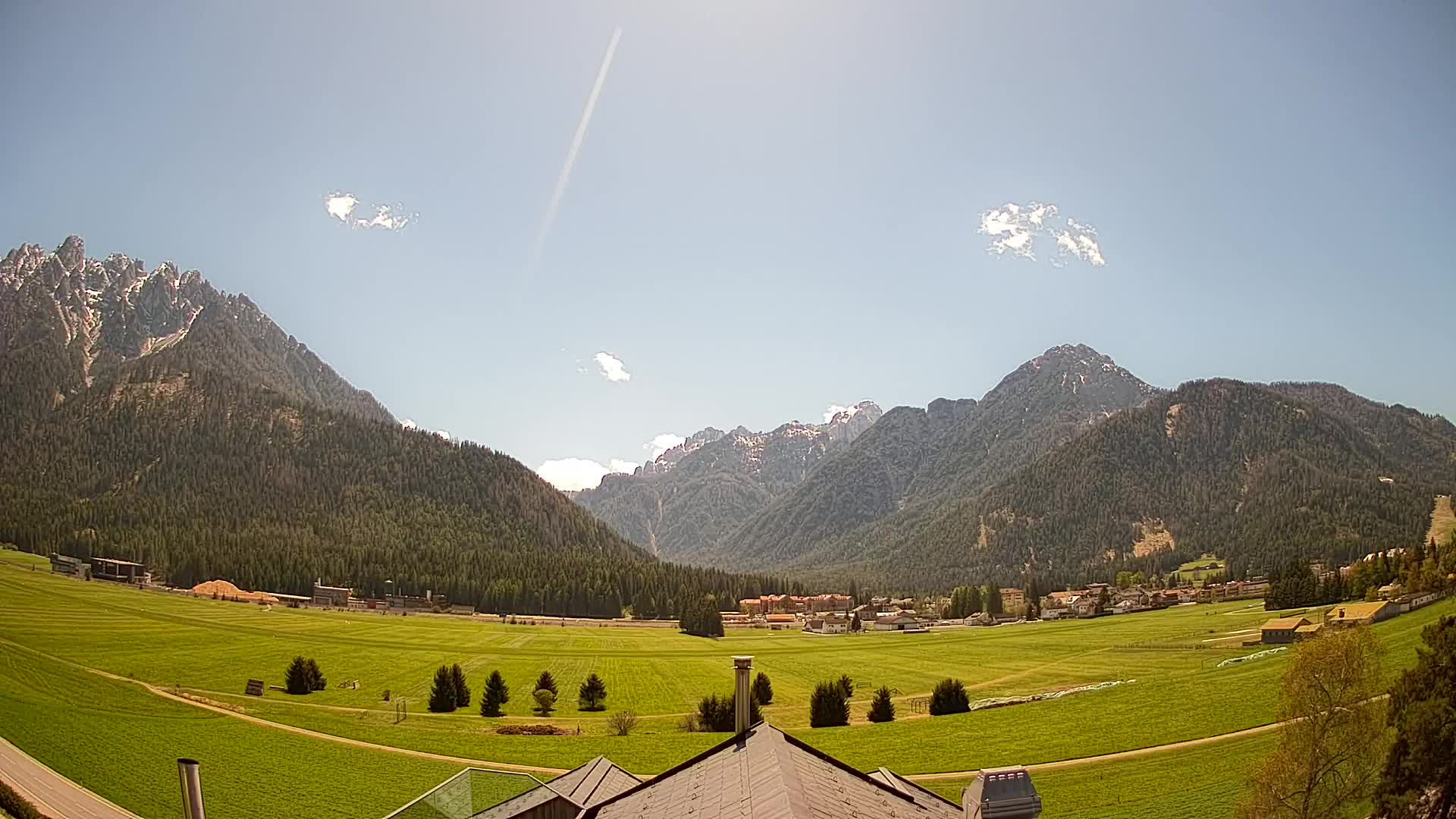 Spletna kamera Toblach Dolomiti – Pogled iz hotela Rosengarten