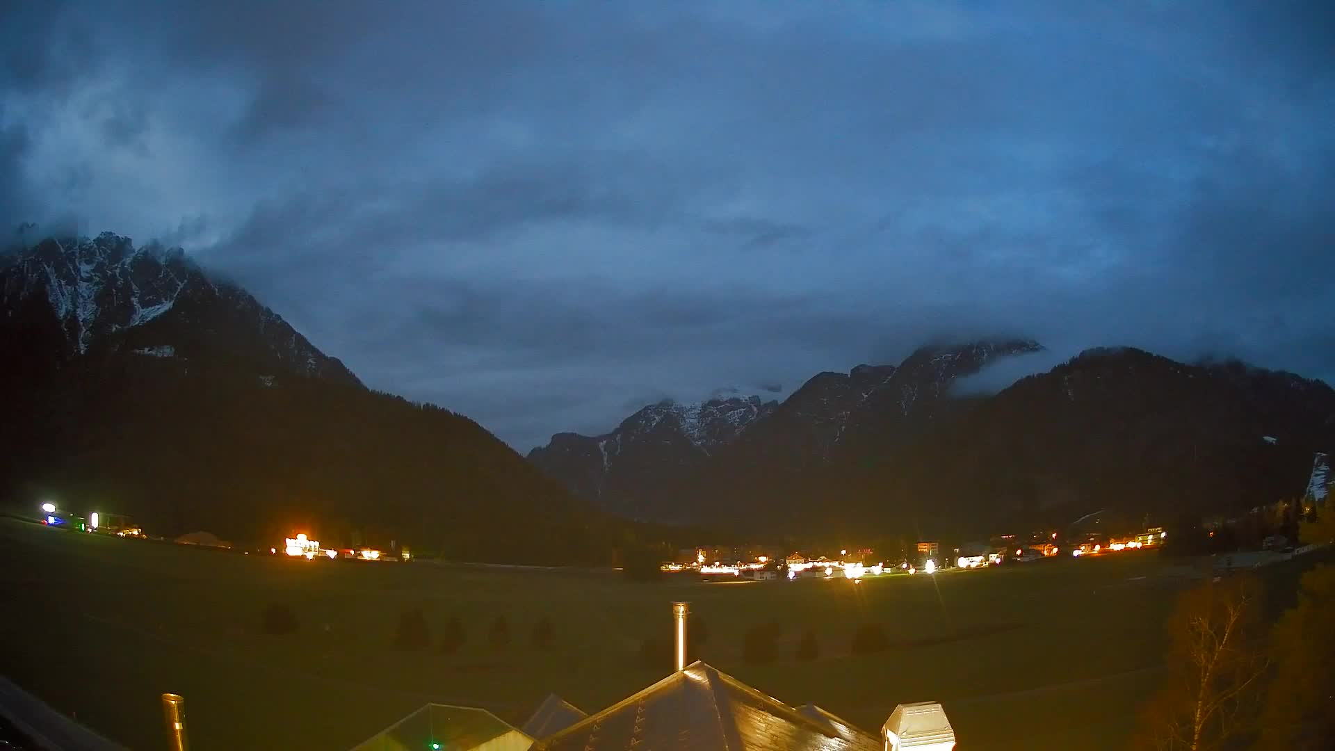 Spletna kamera Toblach Dolomiti – Pogled iz hotela Rosengarten