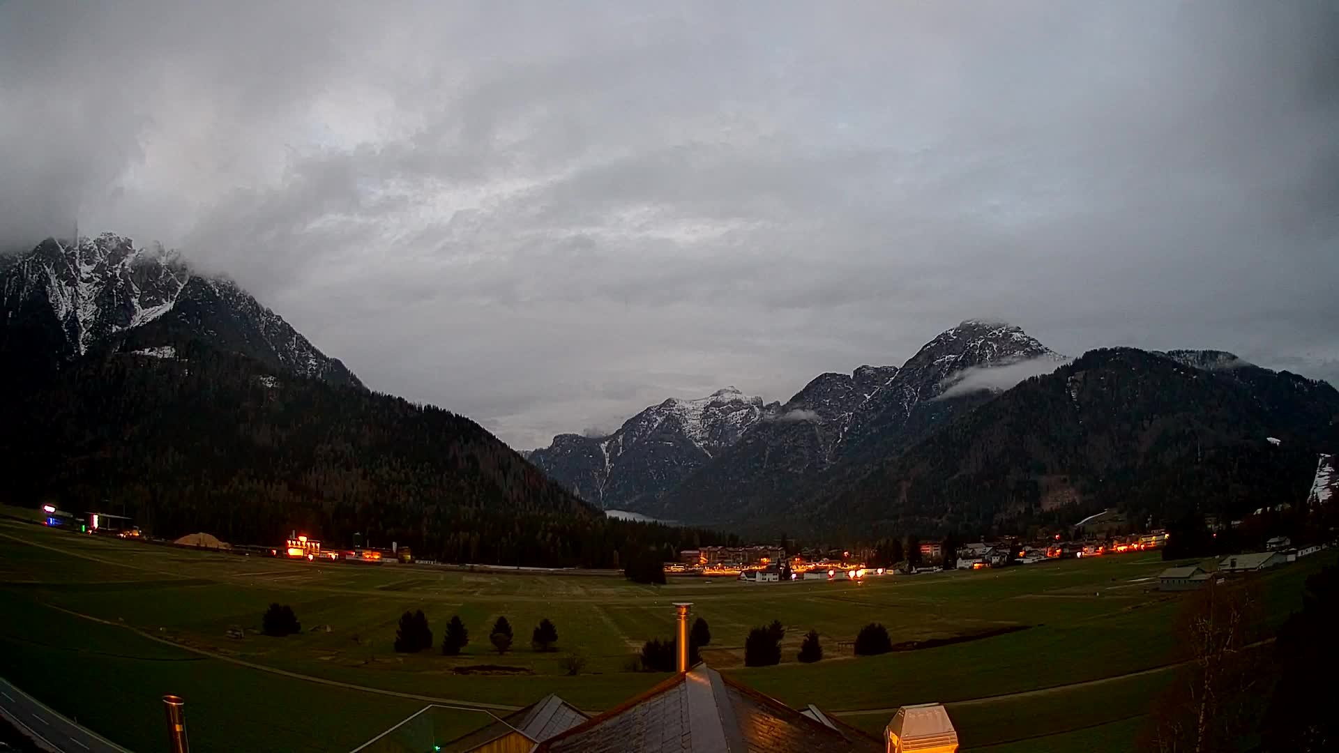 Web kamera Toblach Dolomiti – Pogled s Hotela Rosengarten
