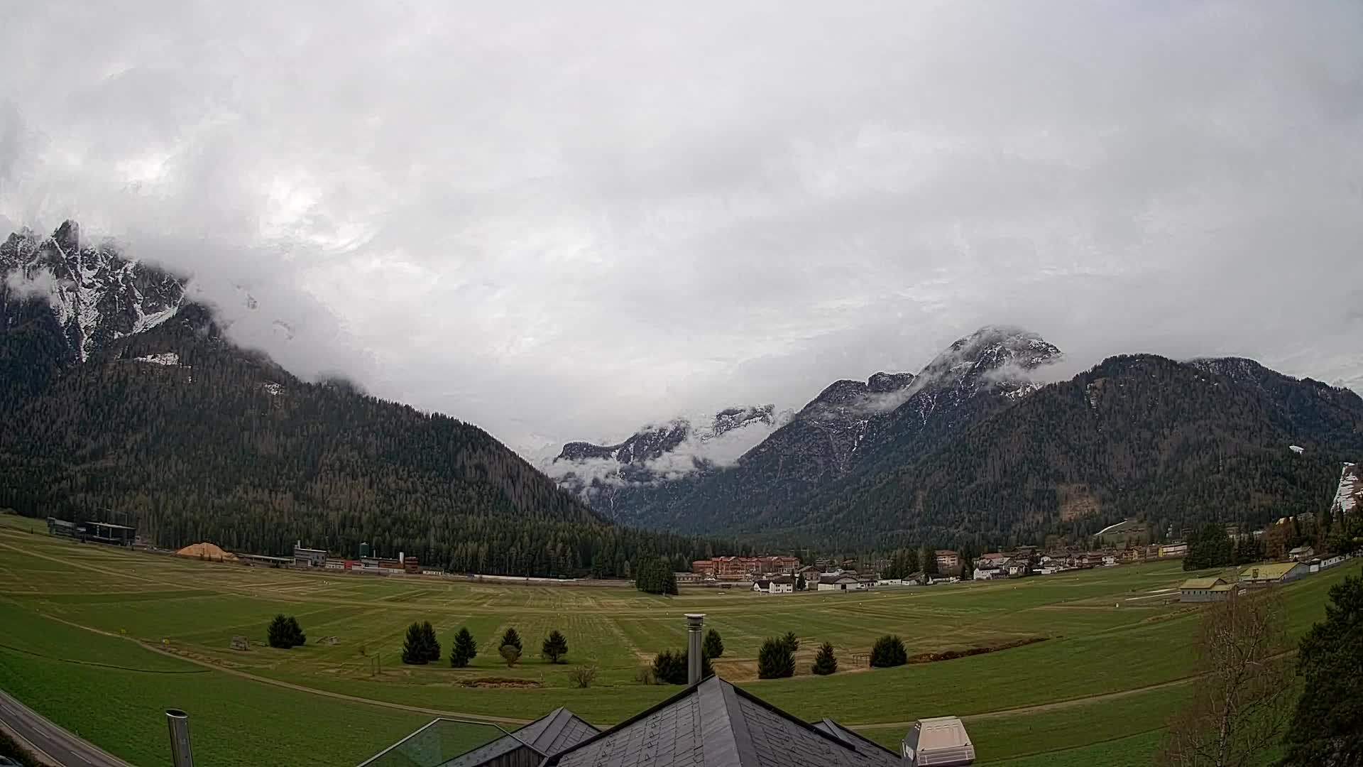 Webcam Toblach Dolomites – View from Hotel Rosengarten
