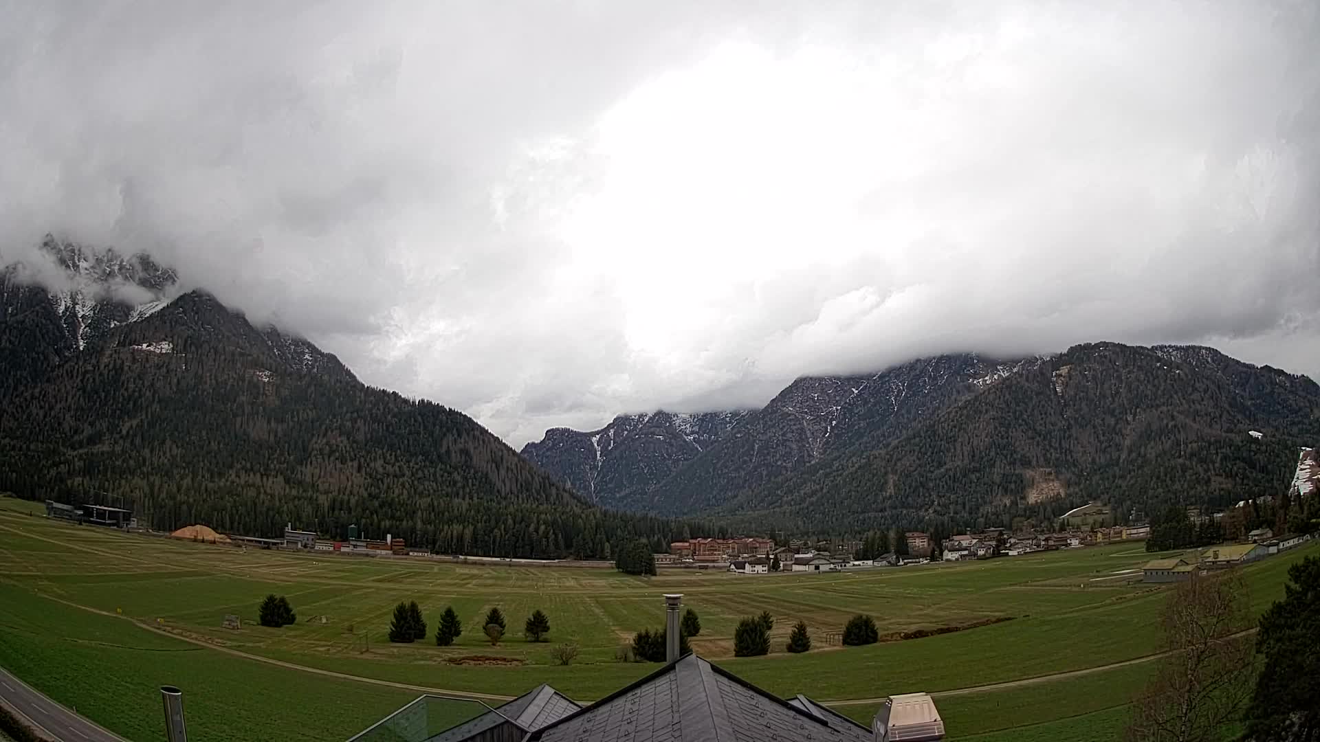 Webcam Toblach Dolomites – View from Hotel Rosengarten