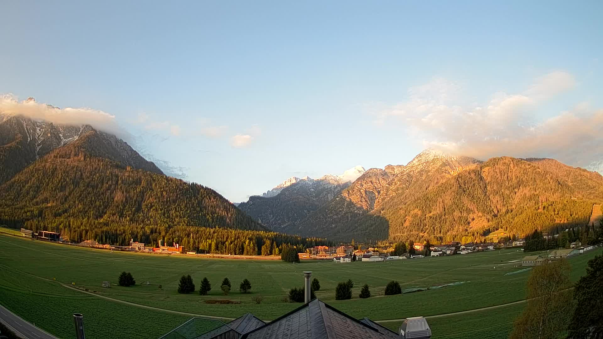 Webcam Toblach Dolomites – View from Hotel Rosengarten