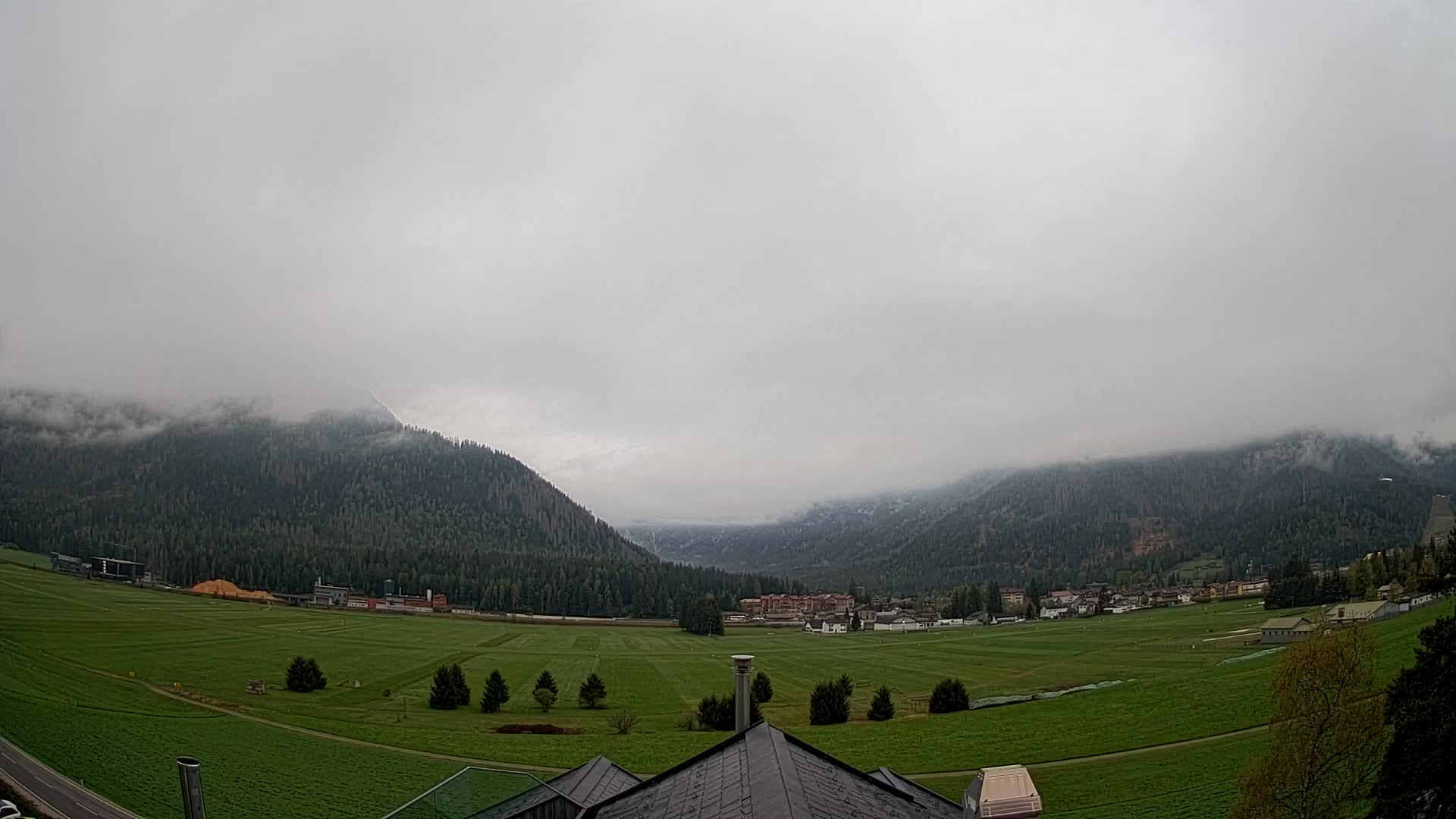 Web kamera Toblach Dolomiti – Pogled s Hotela Rosengarten