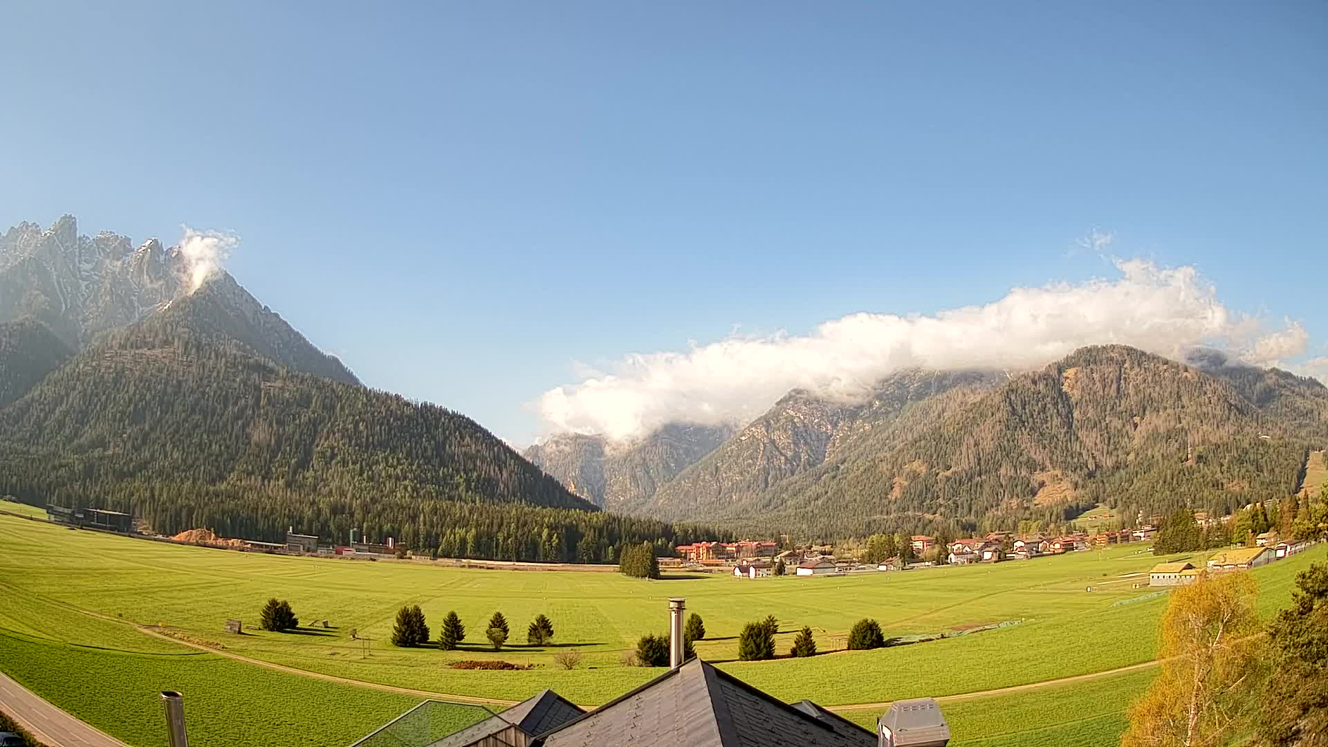Spletna kamera Toblach Dolomiti – Pogled iz hotela Rosengarten