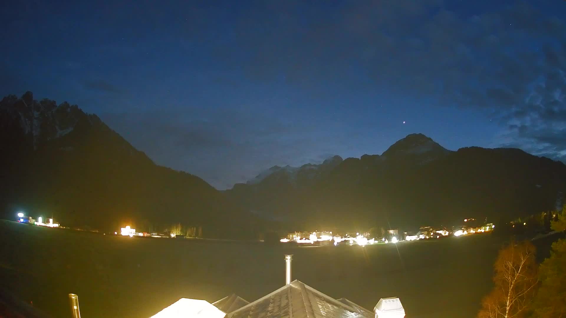 Spletna kamera Toblach Dolomiti – Pogled iz hotela Rosengarten