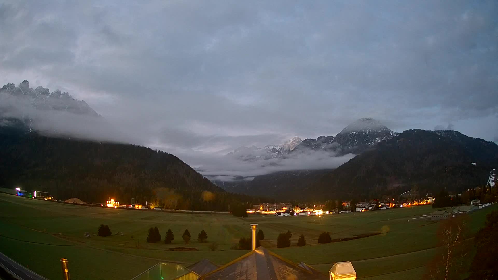 Spletna kamera Toblach Dolomiti – Pogled iz hotela Rosengarten