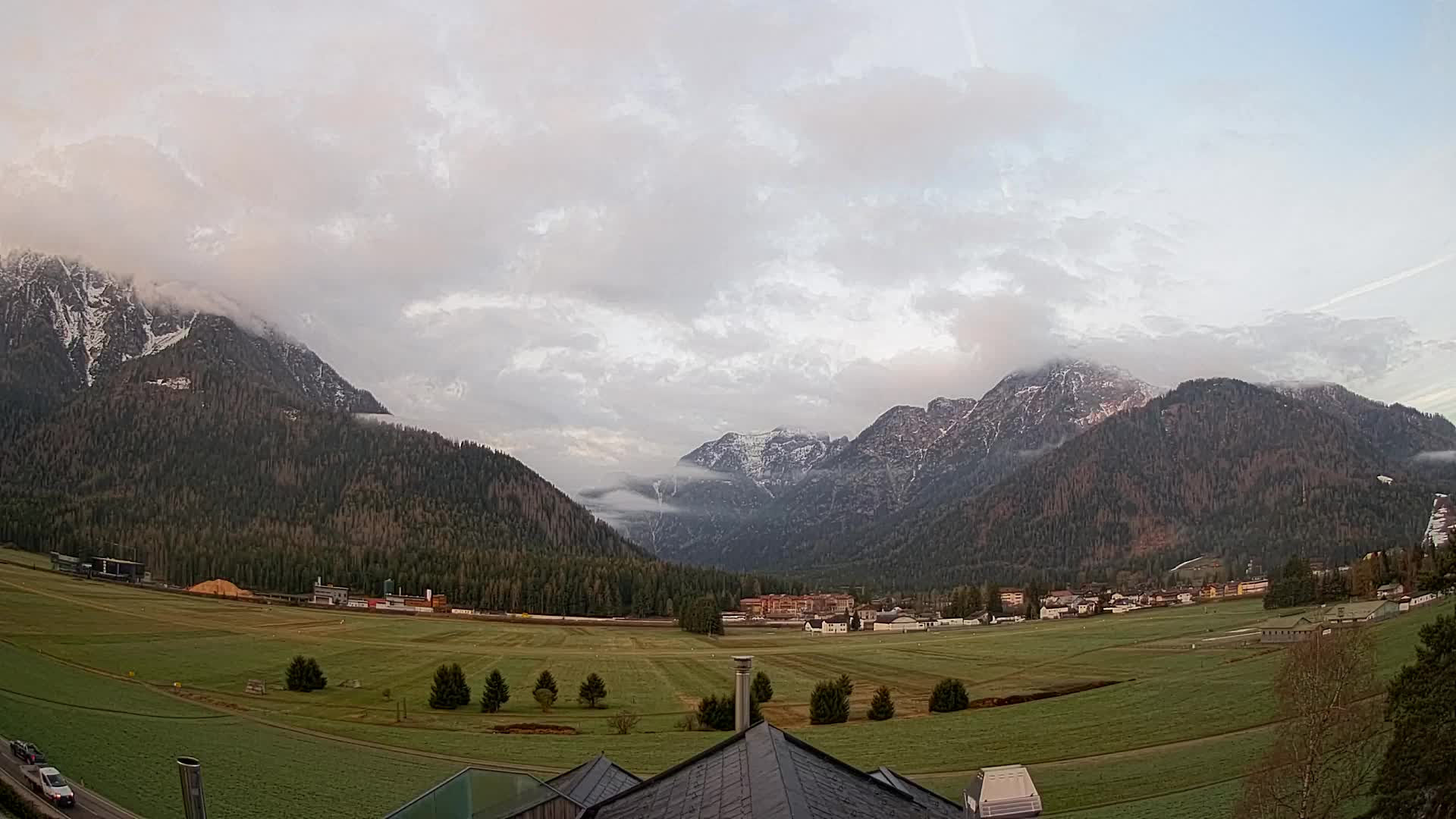 Webcam Toblach Dolomites – View from Hotel Rosengarten