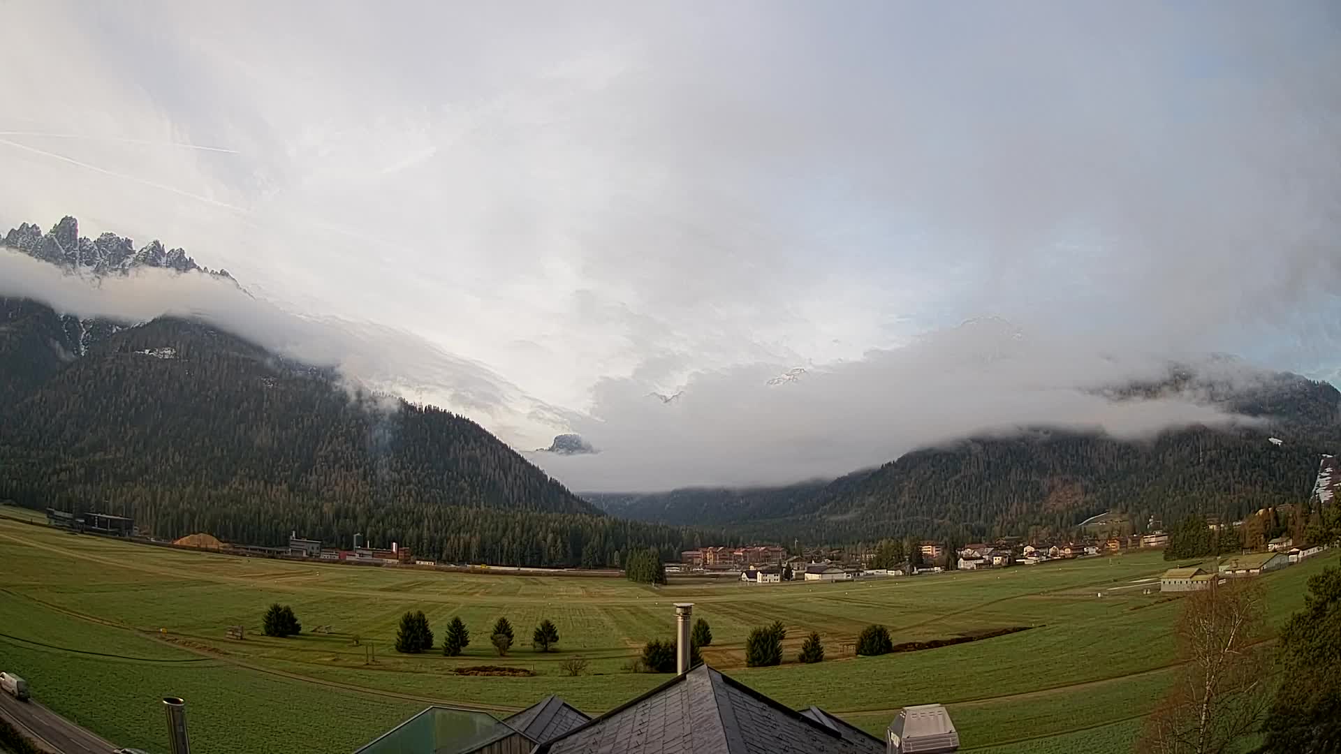 Spletna kamera Toblach Dolomiti – Pogled iz hotela Rosengarten