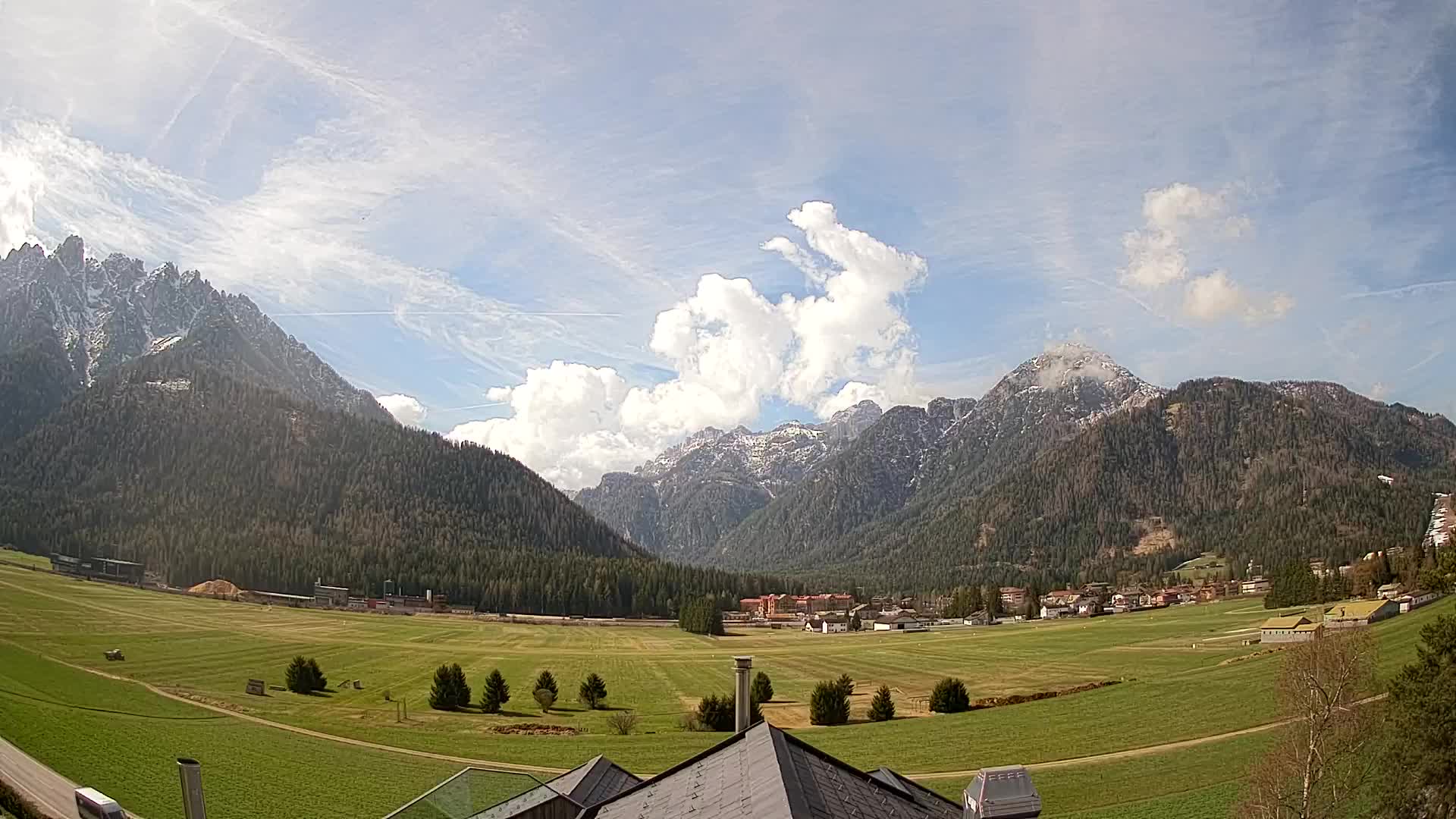 Webcam Toblach Dolomites – View from Hotel Rosengarten