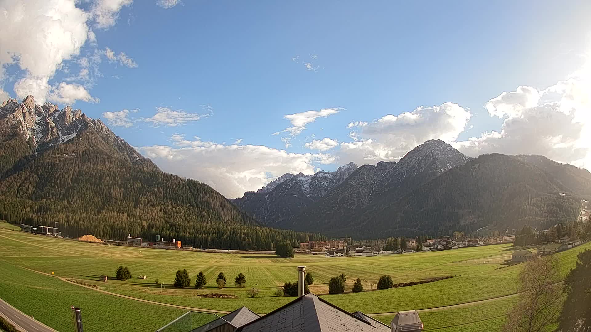 Webcam Toblach Dolomites – View from Hotel Rosengarten