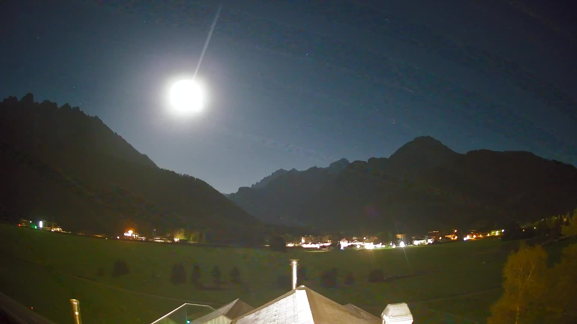 Web kamera Toblach Dolomiti – Pogled s Hotela Rosengarten