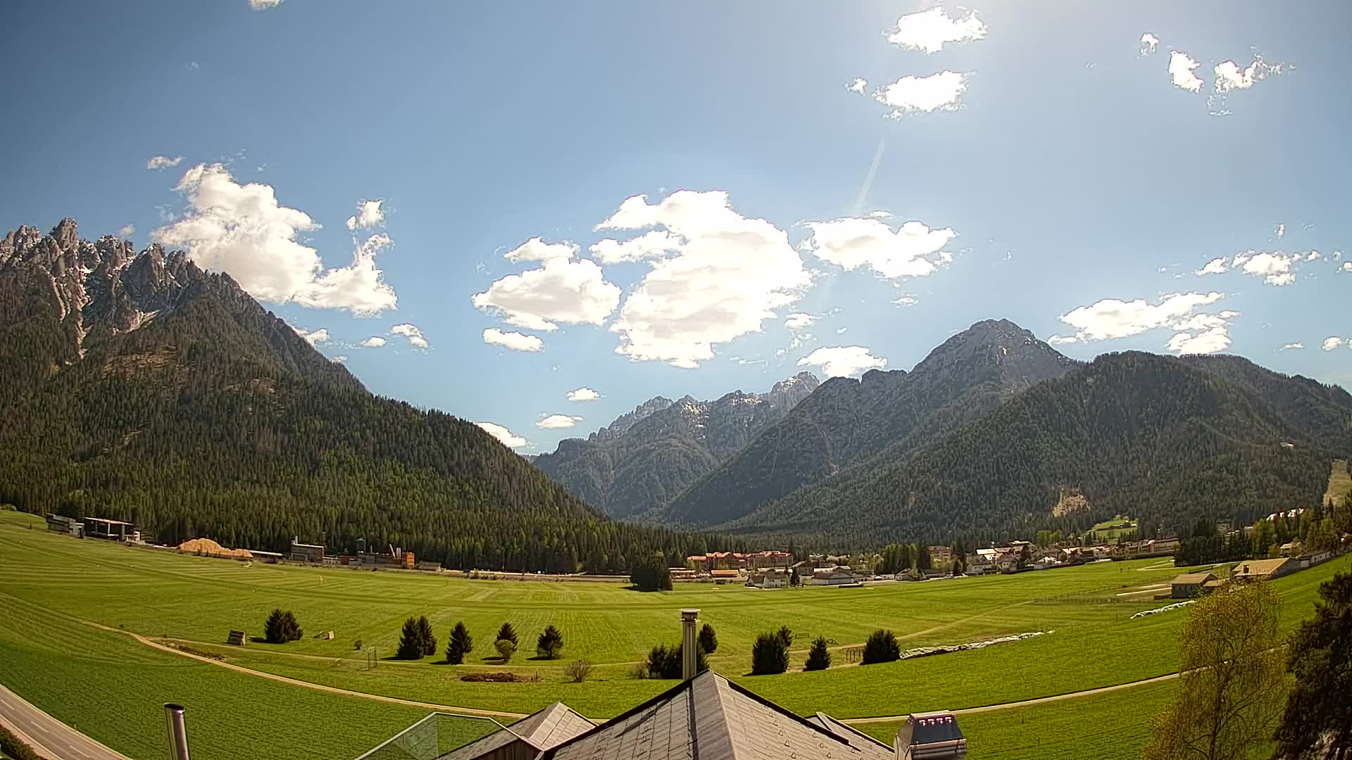 Webcam Toblach Dolomites – View from Hotel Rosengarten