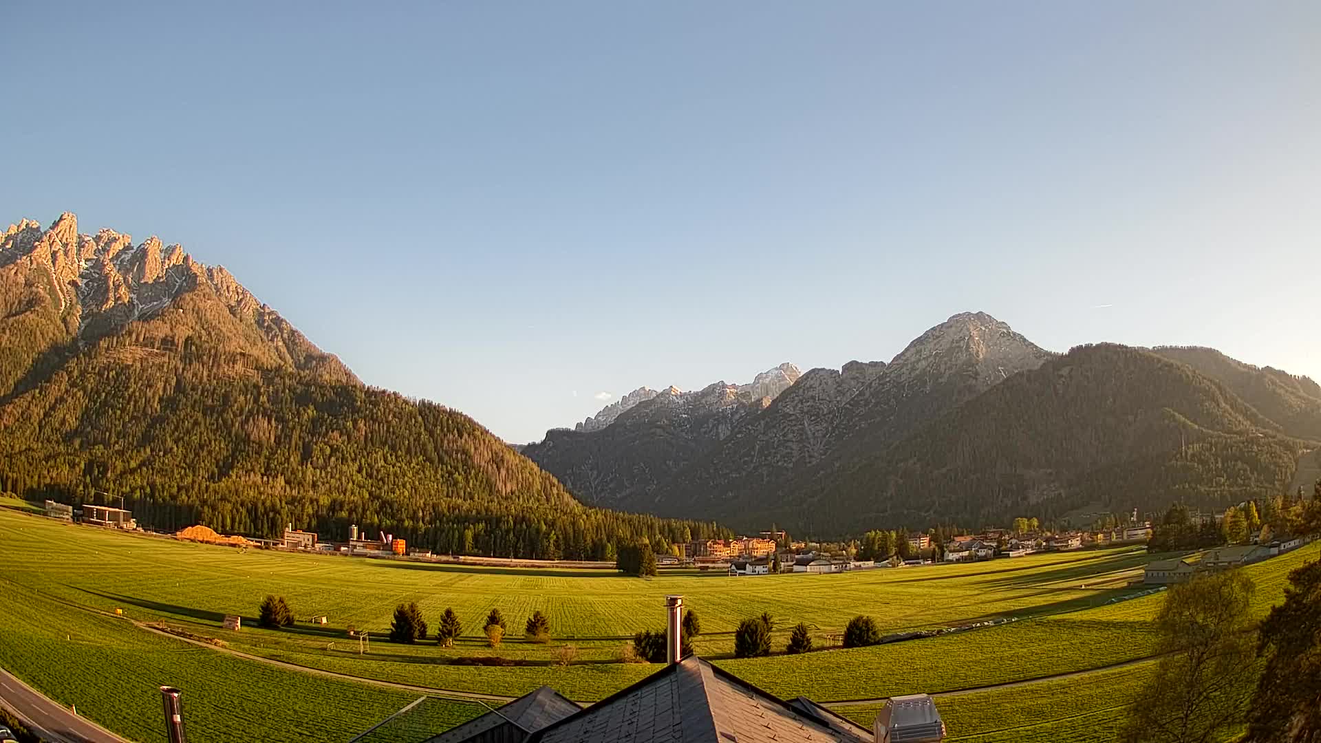 Webcam Toblach Dolomites – View from Hotel Rosengarten