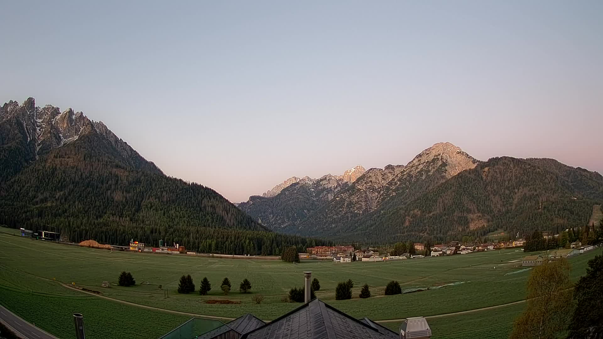 Webcam Toblach Dolomites – View from Hotel Rosengarten