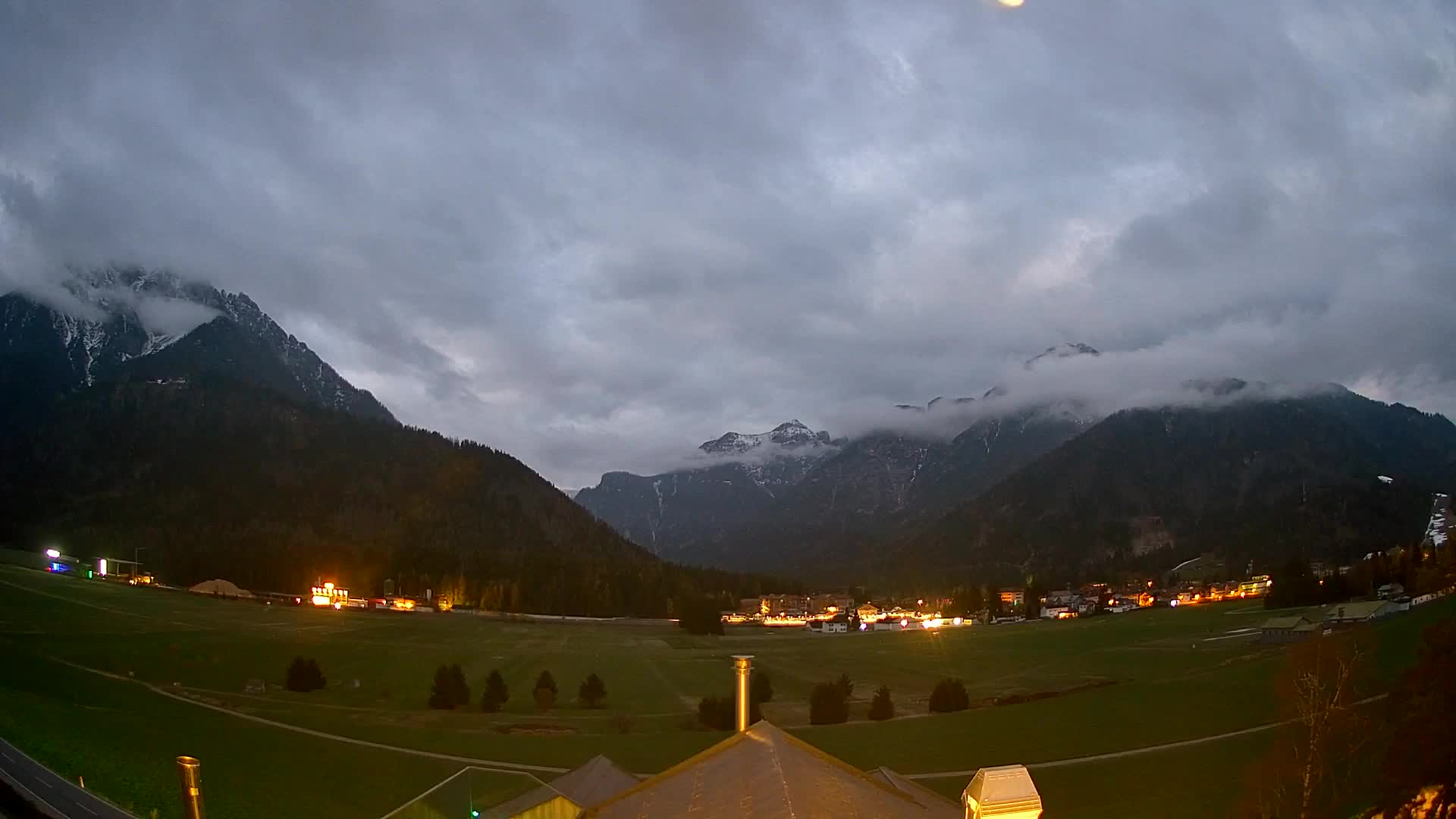 Spletna kamera Toblach Dolomiti – Pogled iz hotela Rosengarten