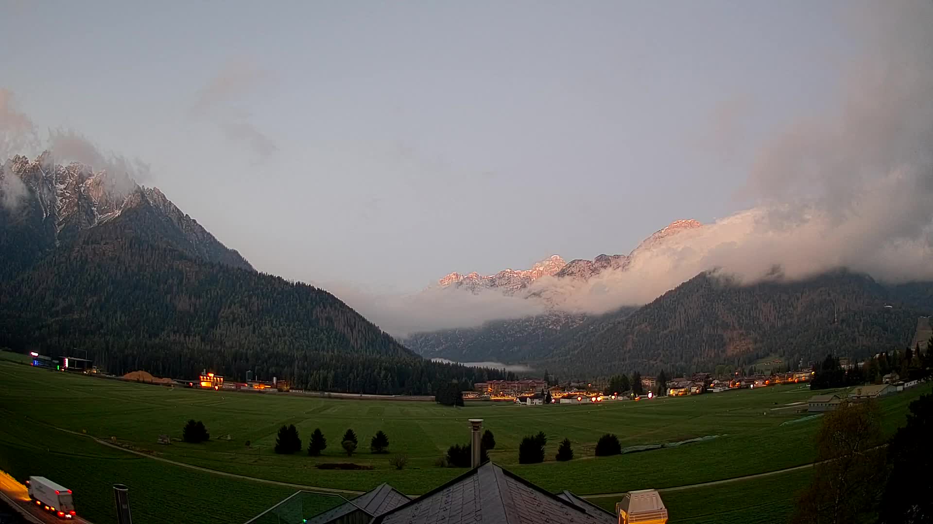Webcam Toblach Dolomites – View from Hotel Rosengarten