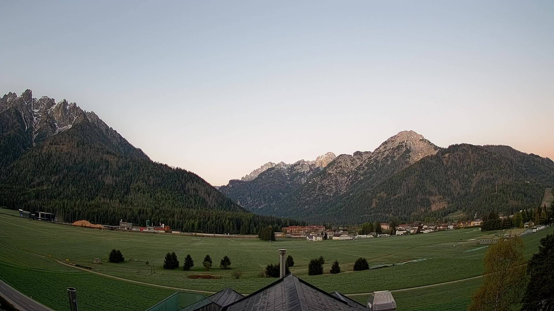 Webcam Toblach Dolomites – View from Hotel Rosengarten