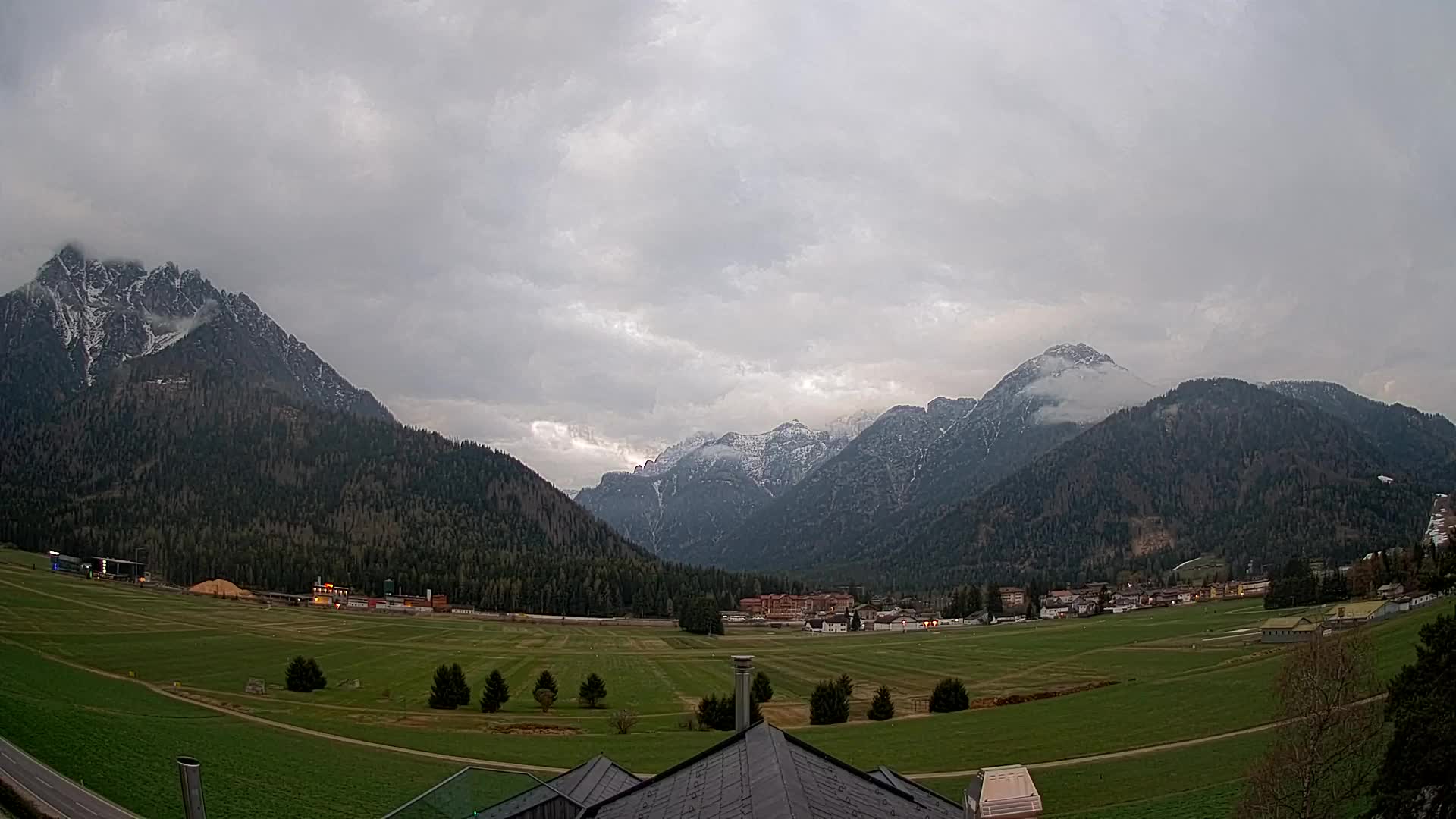 Webcam Toblach Dolomites – View from Hotel Rosengarten
