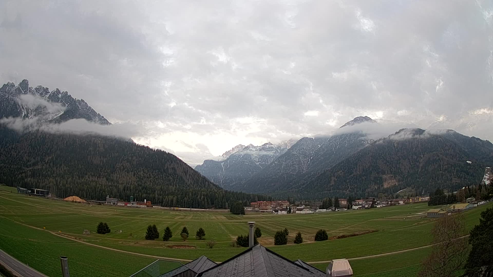 Webcam Toblach Dolomites – View from Hotel Rosengarten