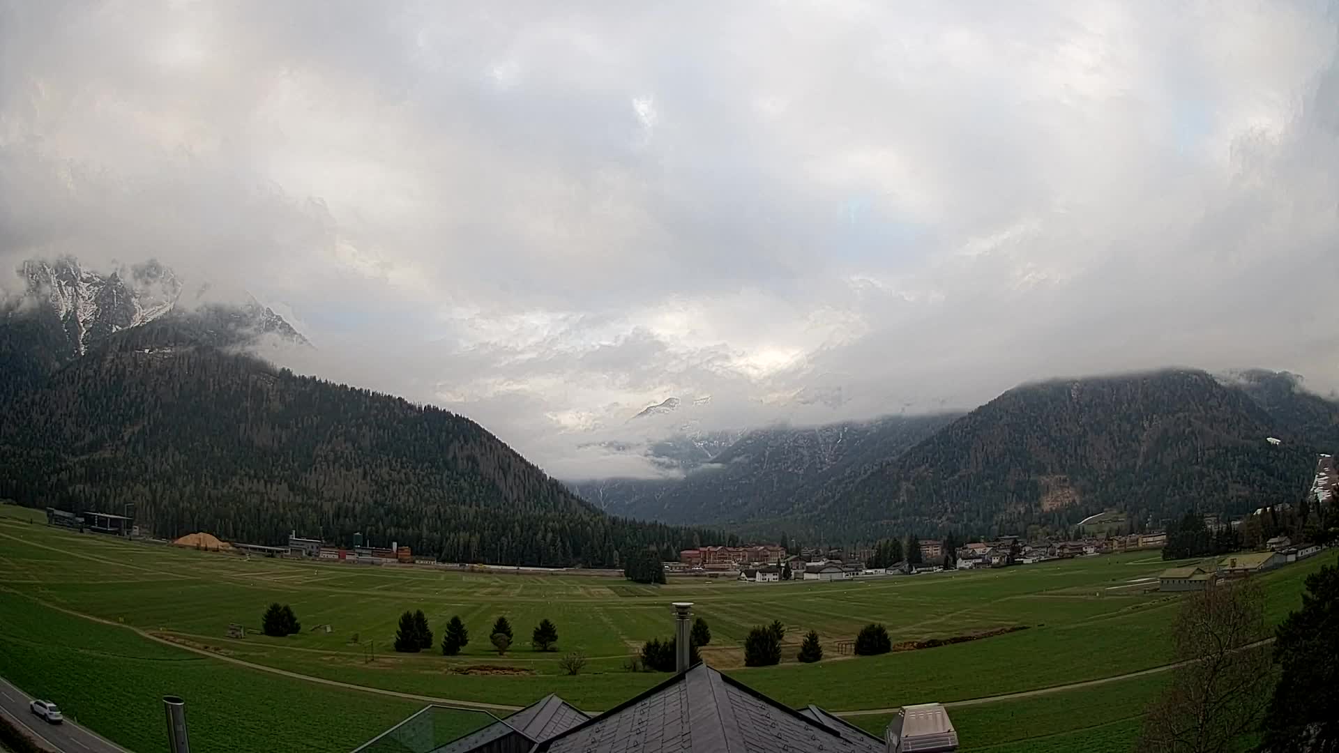 Spletna kamera Toblach Dolomiti – Pogled iz hotela Rosengarten