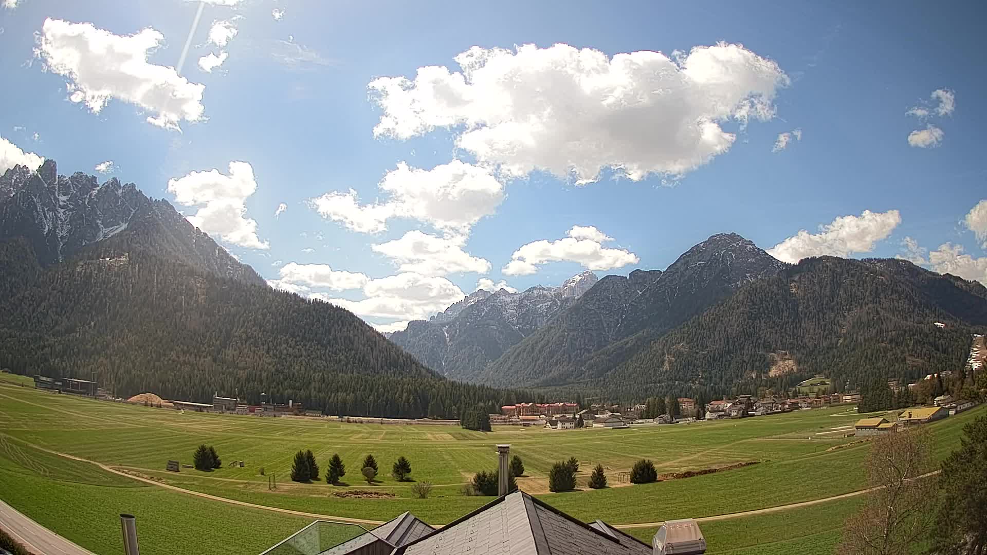 Web kamera Toblach Dolomiti – Pogled s Hotela Rosengarten