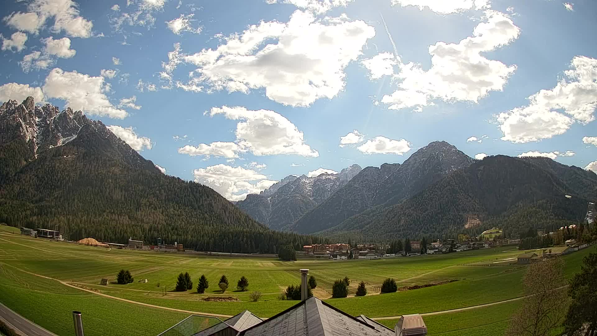 Web kamera Toblach Dolomiti – Pogled s Hotela Rosengarten