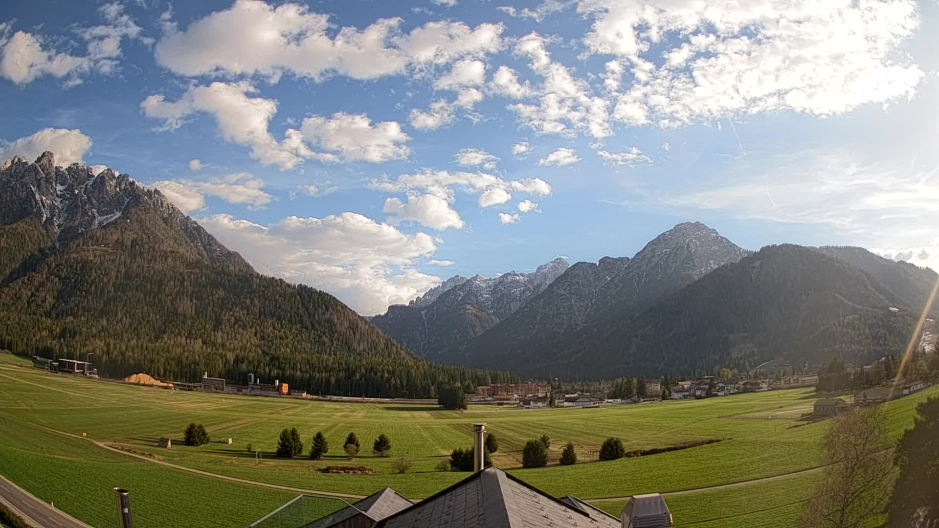 Spletna kamera Toblach Dolomiti – Pogled iz hotela Rosengarten