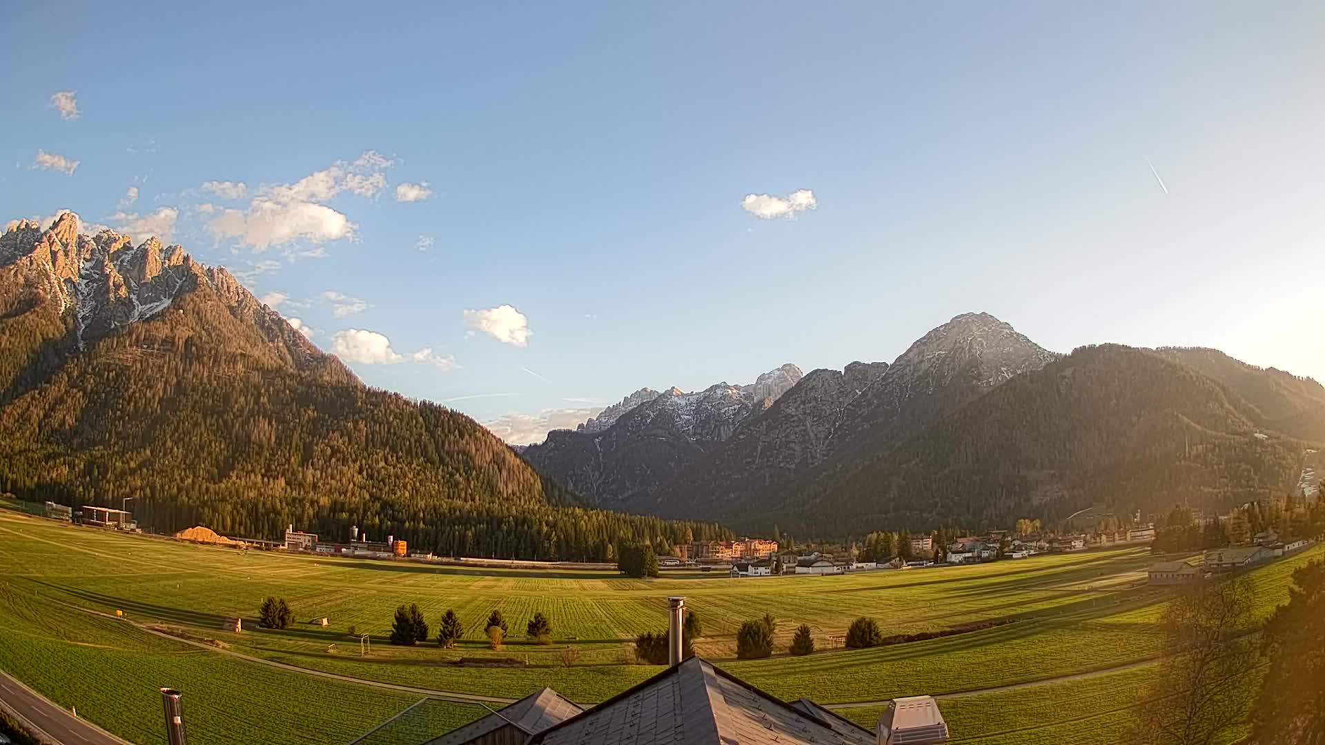 Webcam Toblach Dolomites – View from Hotel Rosengarten