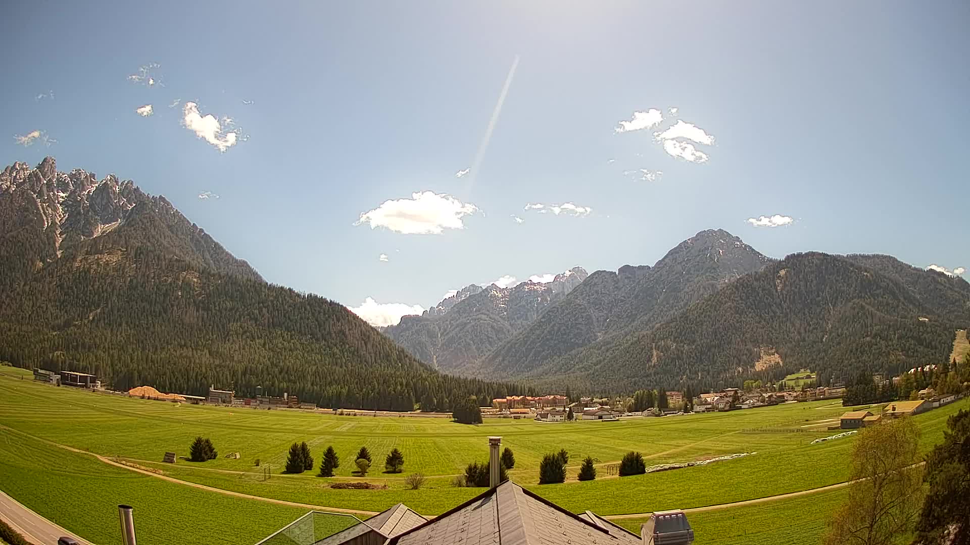 Spletna kamera Toblach Dolomiti – Pogled iz hotela Rosengarten