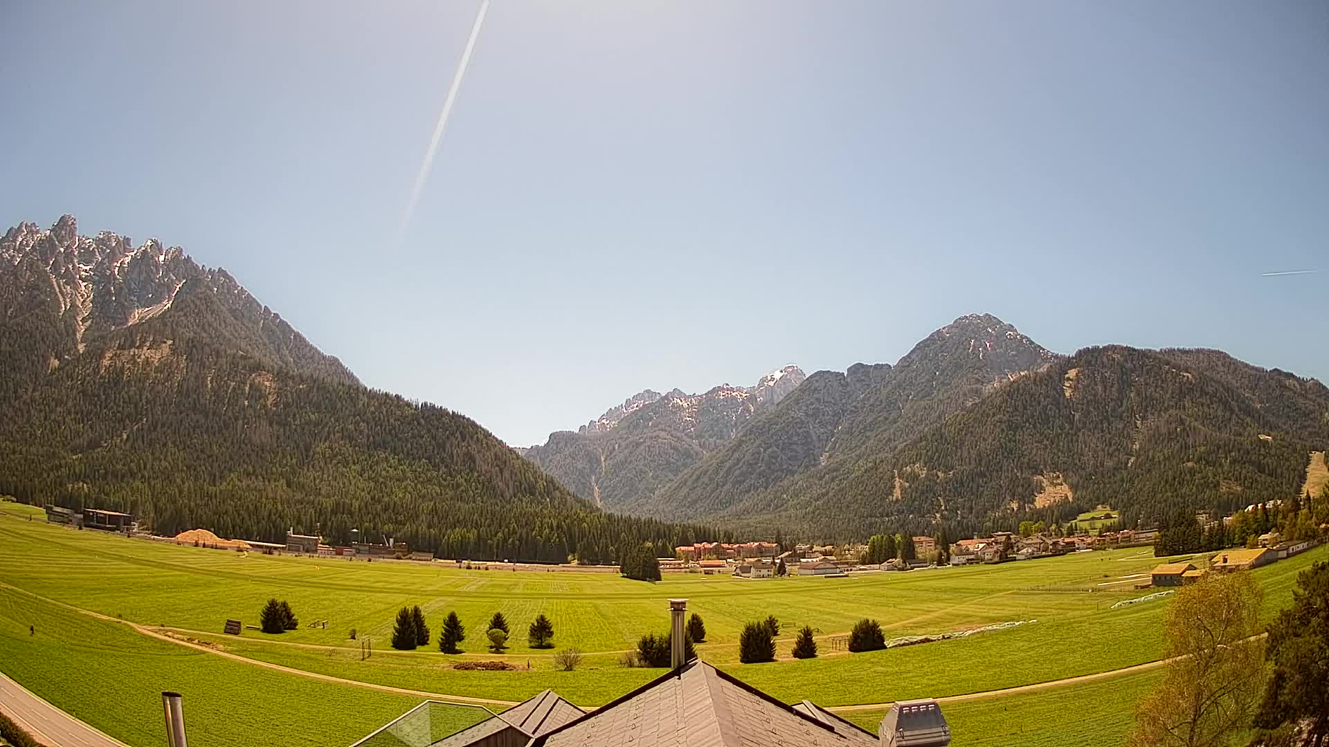 Spletna kamera Toblach Dolomiti – Pogled iz hotela Rosengarten