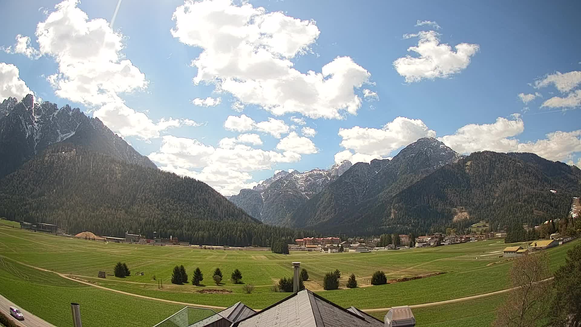 Web kamera Toblach Dolomiti – Pogled s Hotela Rosengarten