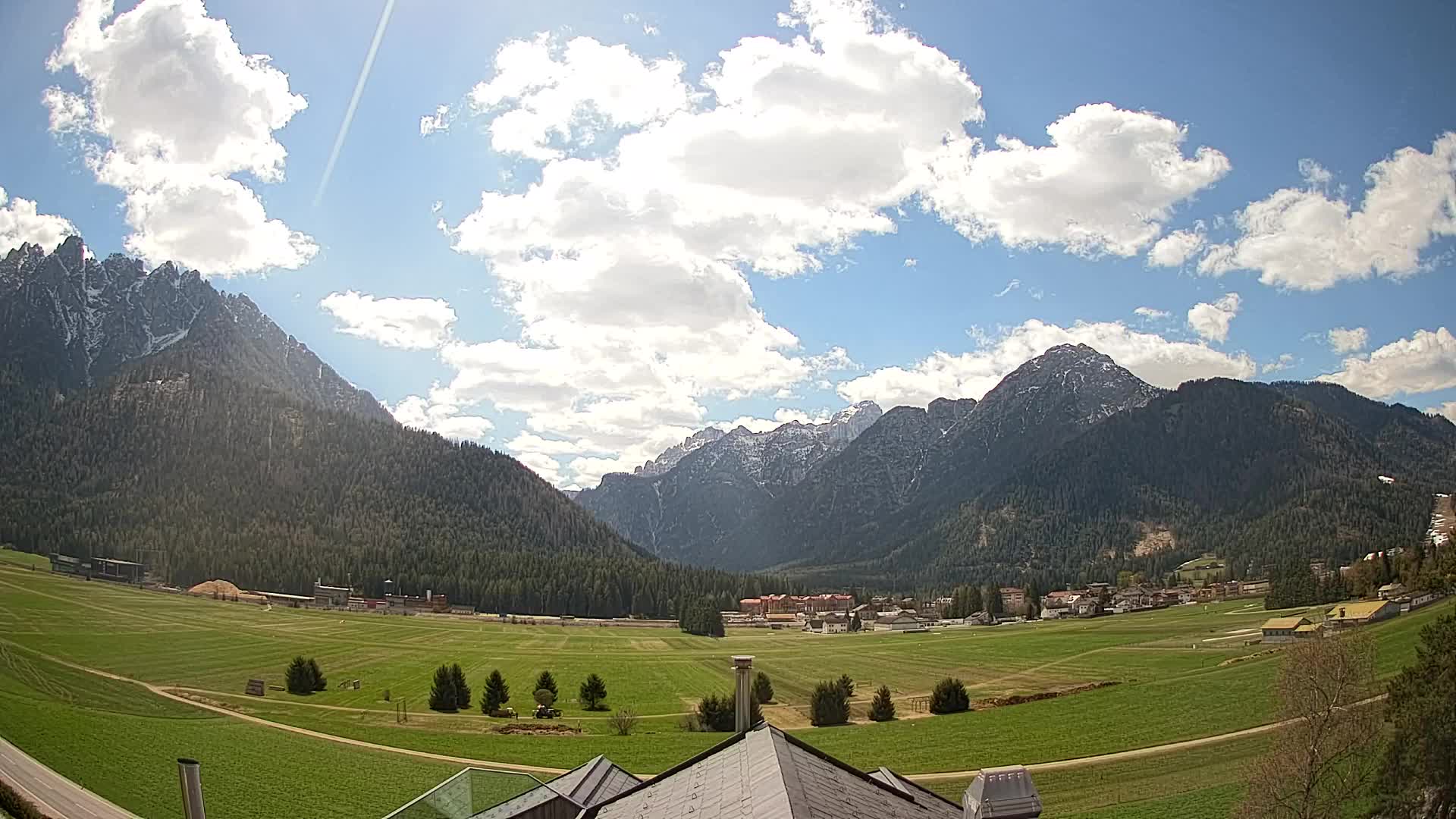 Spletna kamera Toblach Dolomiti – Pogled iz hotela Rosengarten