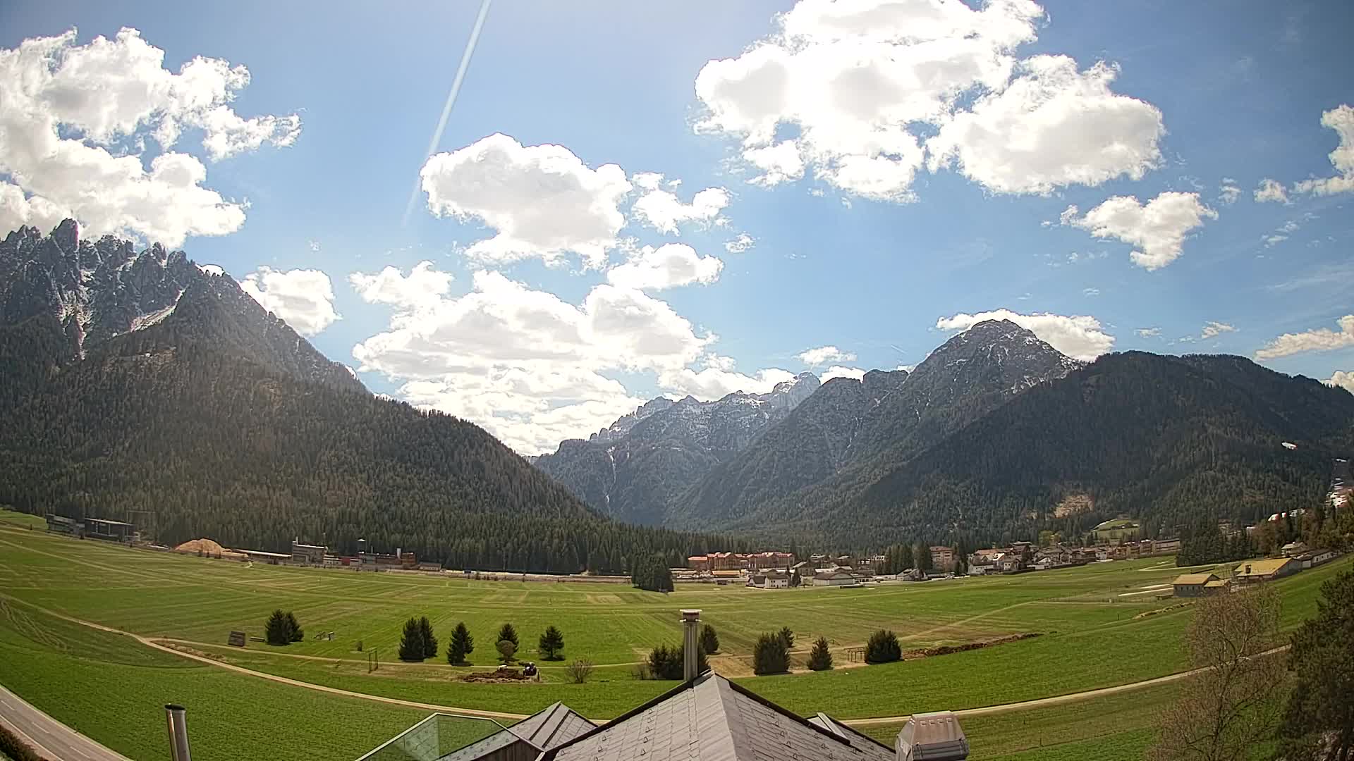 Spletna kamera Toblach Dolomiti – Pogled iz hotela Rosengarten