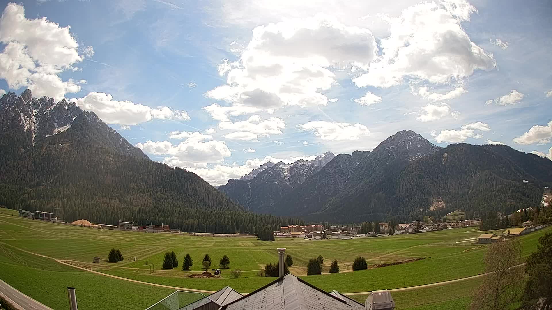 Webcam Toblach Dolomites – View from Hotel Rosengarten
