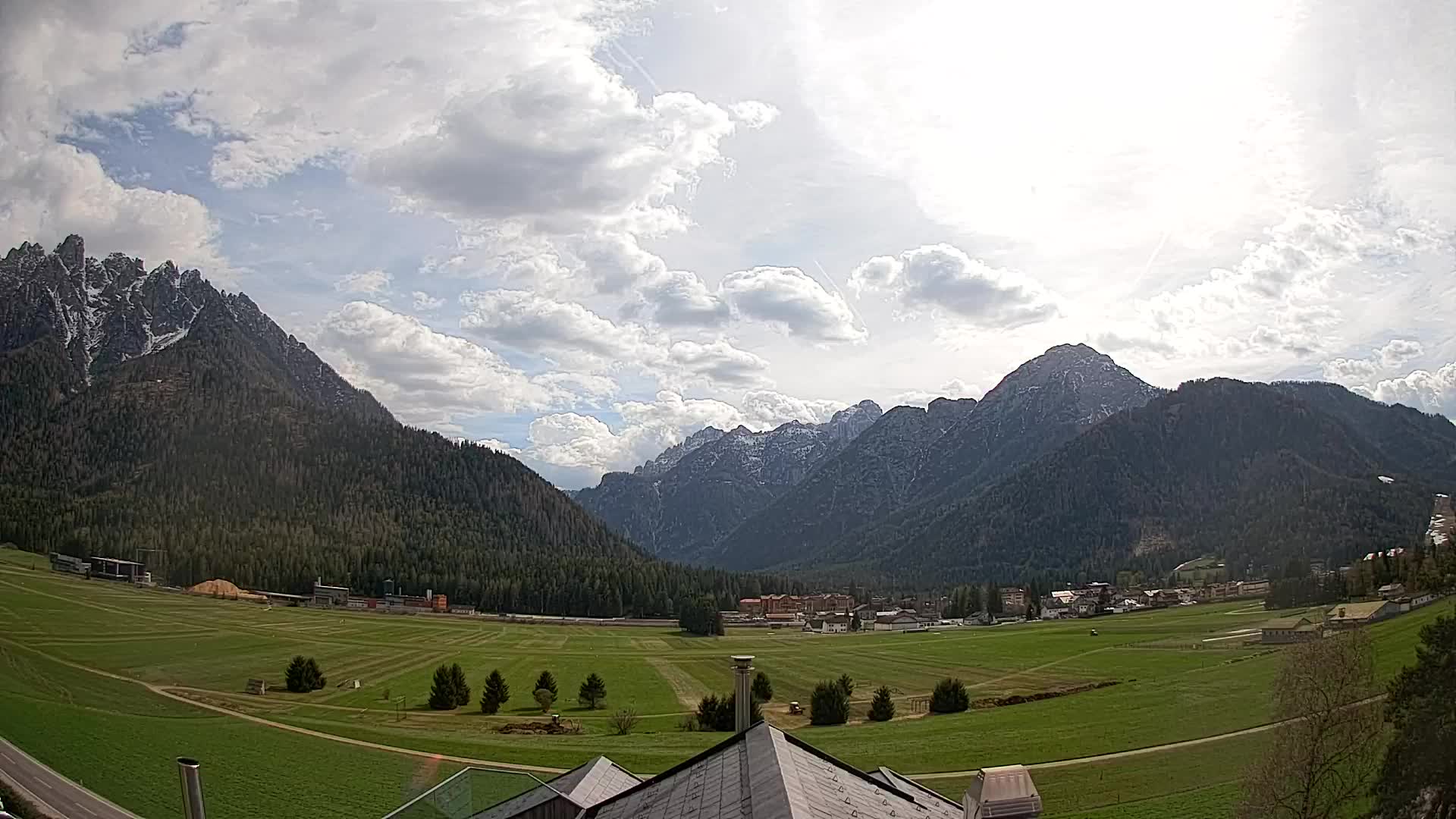 Webcam Toblach Dolomites – View from Hotel Rosengarten