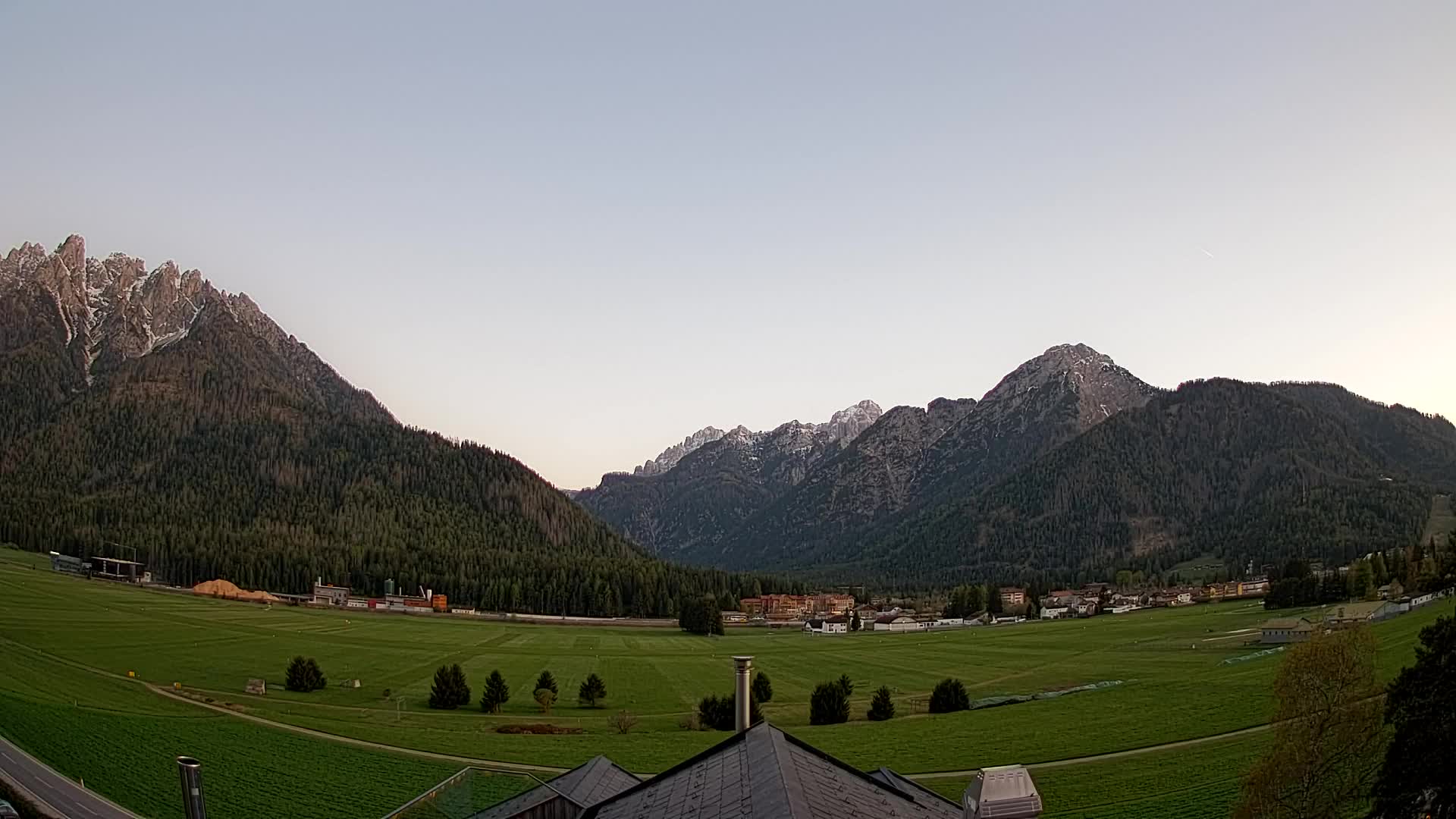 Spletna kamera Toblach Dolomiti – Pogled iz hotela Rosengarten