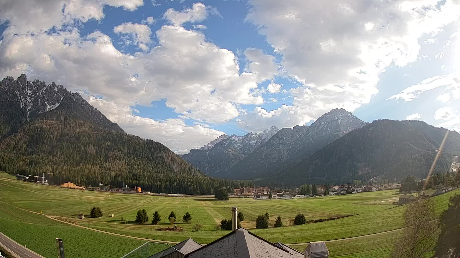 Web kamera Toblach Dolomiti – Pogled s Hotela Rosengarten